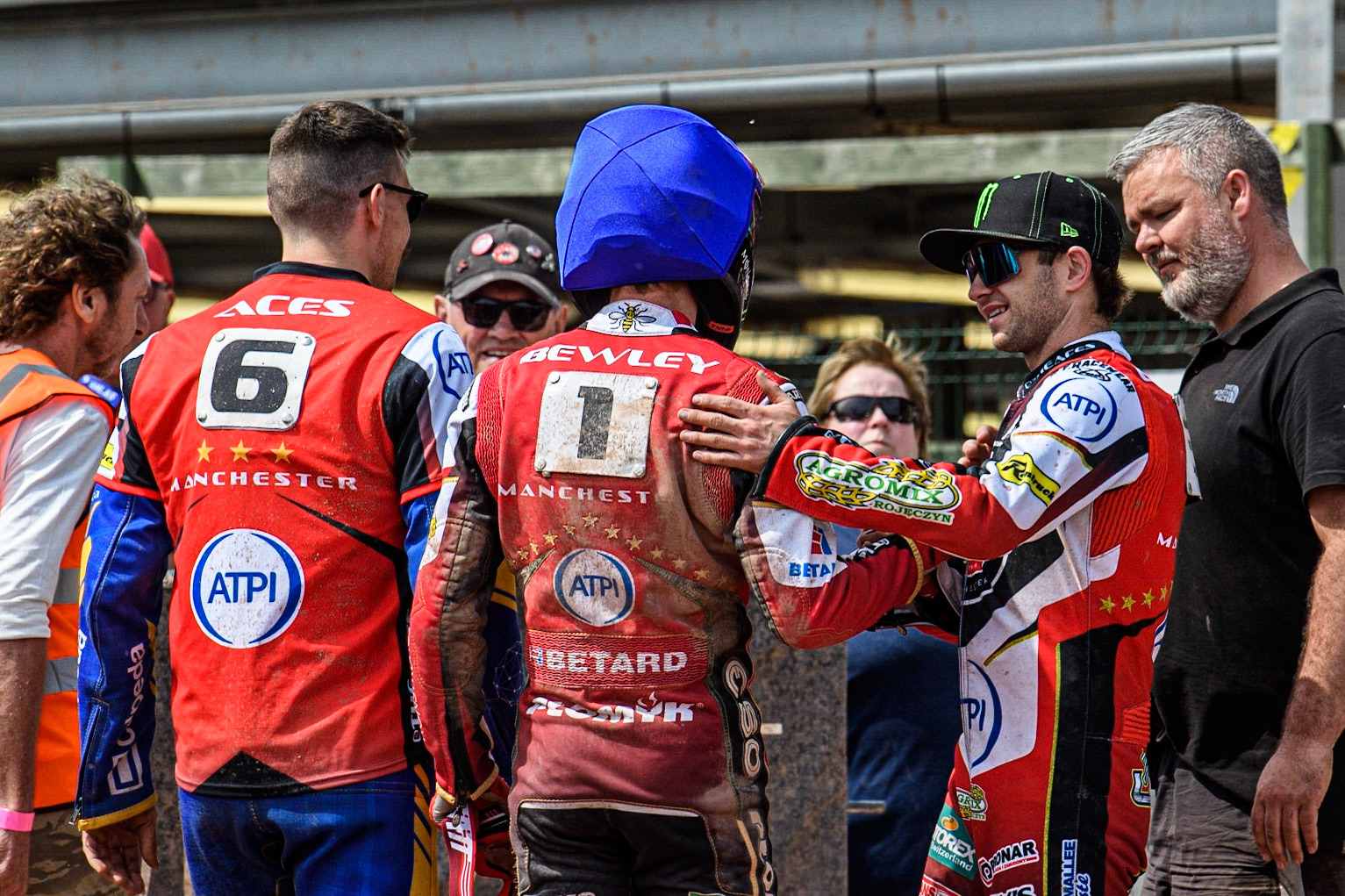 Jaimon Lidsey (right) congratulates Dan Bewley during the Sports Insure Premiership match between Belle Vue Aces and Wolverhampton Wolves at the National Speedway Stadium, Manchester on Monday 29th May 2023. (Photo: Ian Charles | MI News)