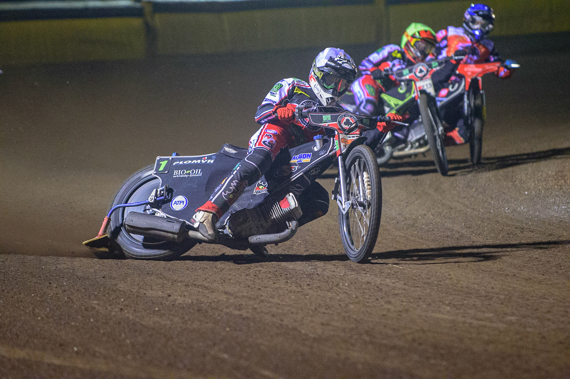 PETERBOROUGH, UK. OCT 14TH Dan Bewley  (White) leads Jye Etheridge  (Yellow) and Bjarne Pedersen  (Blue) during the SGB Premiership Grand Final 2nd leg between Peterborough and Belle Vue Aces at East of England Showground, Peterborough on Thursday 14th October 2021. (Credit: Ian Charles | MI News)