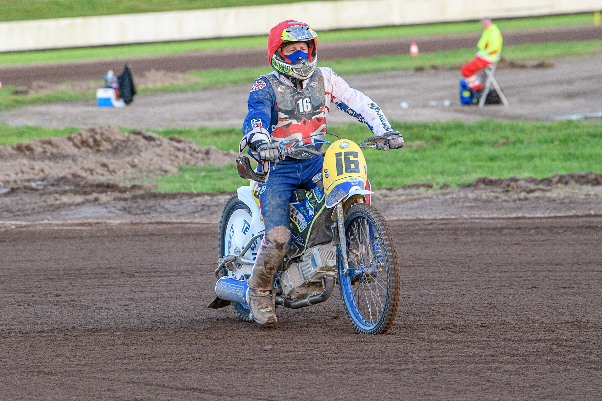 Chris Harris rides back to the pits after his B Final win during the FIM Long Track Of Nations event at the Speed Centre Roden on Sunday 24th September 2023. (Photo: Ian Charles | MI News)