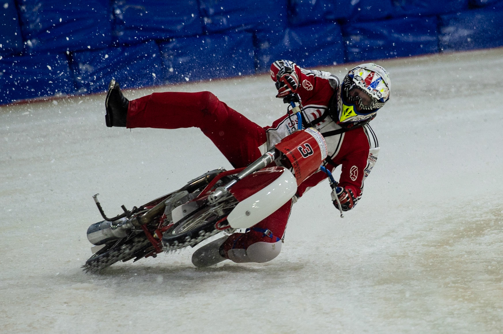 Photo: Ian Charles

Kevin Arzl gets into difficulty and falls 

Roelof Thijs Bokaal, Ice Rink Thialf, Heerenveen, Netherlands Friday  29  March  2019