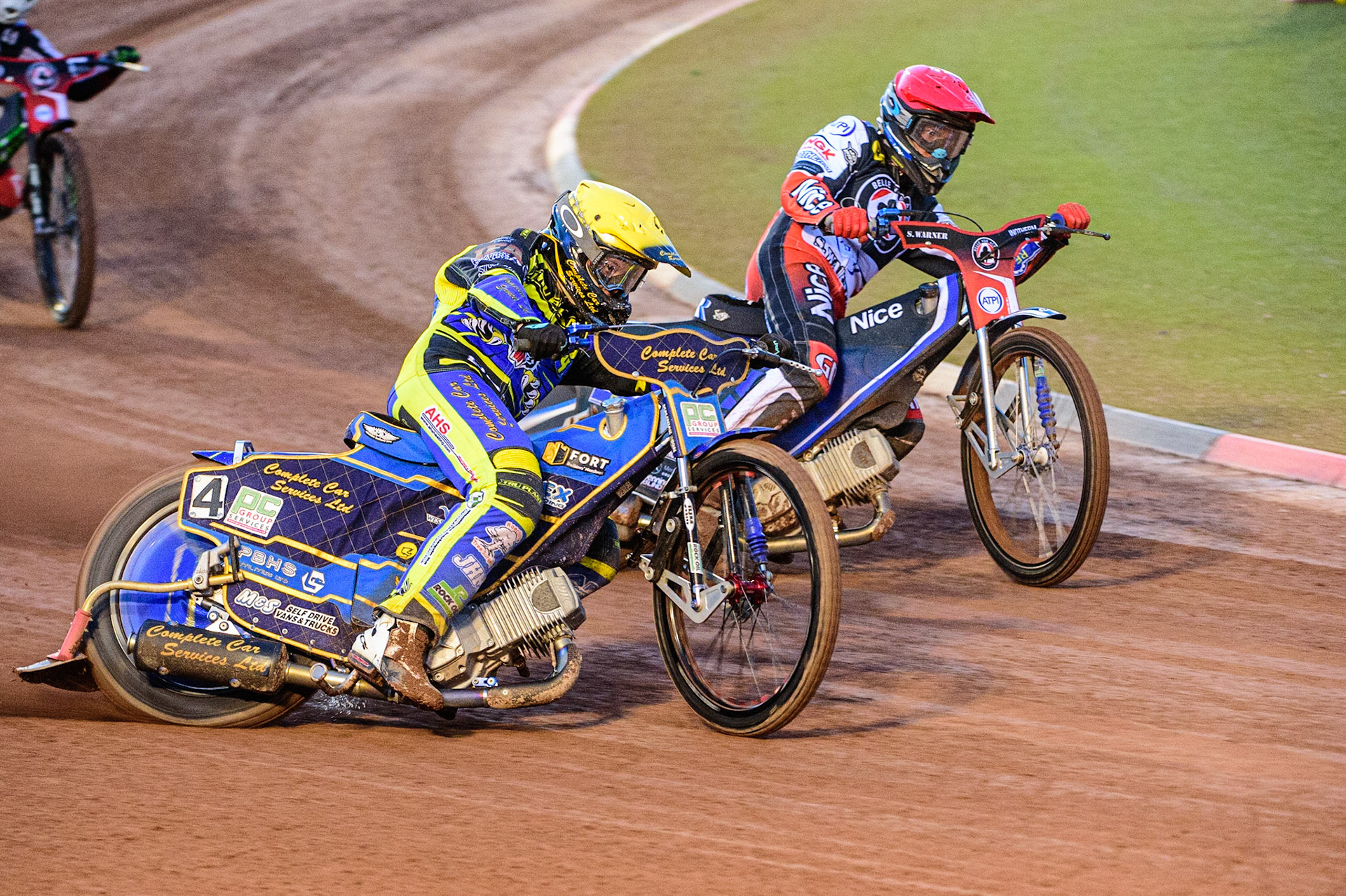 Kyle Howarth  (Yellow) outside Matej Zagar  (Red) during the SGB Premiership match between Belle Vue Aces and Sheffield Tigers at the National Speedway Stadium, Manchester on Monday 5th September 2022. (Credit: Ian Charles | MI News)