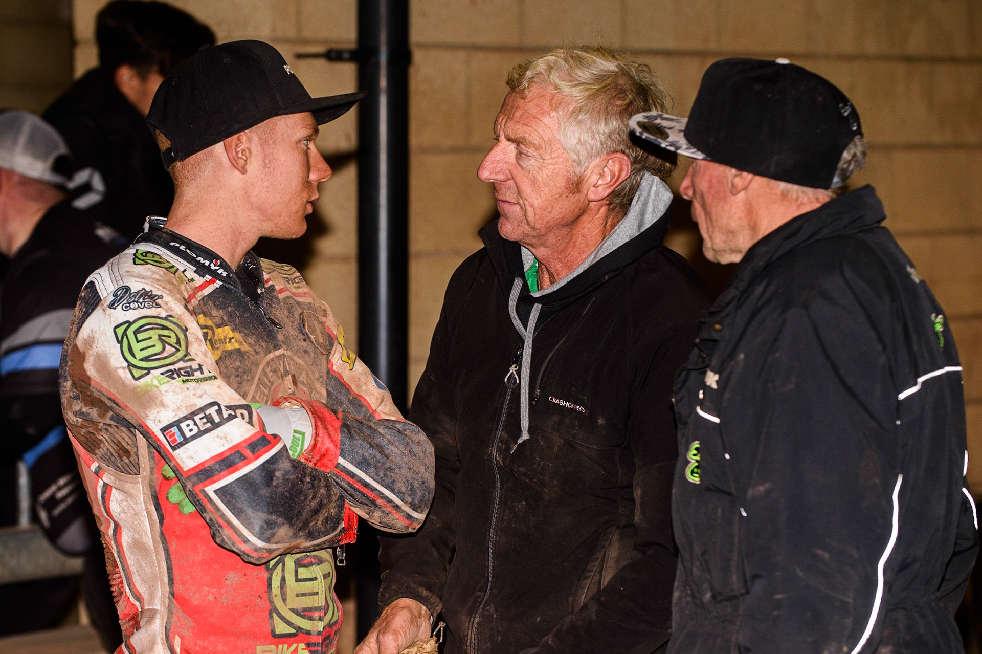 SHEFFIELD, UK. OCT 4THDan Bewley  (left) with Steve Lawson (centre) and Dan’s father during the SGB Premiership Semi Final Playoff 1st Leg between Sheffield Tigers and Belle Vue Aces at Owlerton Stadium, Sheffield on Monday 4th October 2021. (Credit: Ian Charles | MI News)