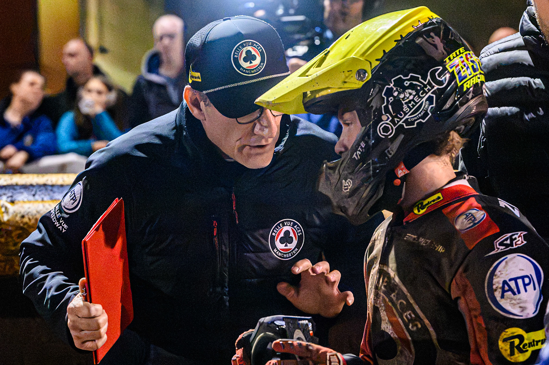 Mark Lemon, Team Manager of Belle Vue Aces (Left) gives some advice to Tate Zischke of Belle Vue Aces during the Rowe Motor Oil Premiership Grand Final 1st Leg match between Sheffield Tigers and Belle Vue Aces at Owlerton Stadium, Sheffield on Monday 12th October 2026. (Photo: Ian Charles | MI News)