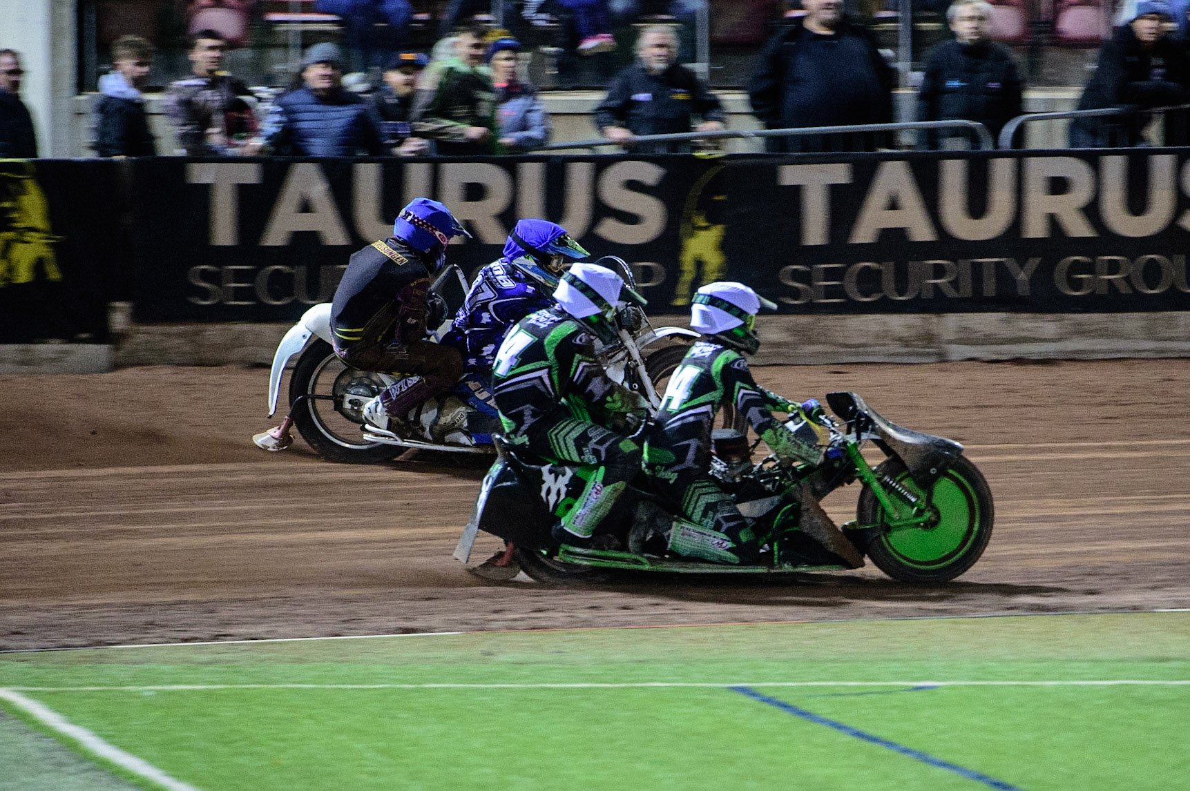 MANCHESTER, UK. OCT 30TH   Billy Winterburn &amp; Ryan Wharton  (White) and Rob Bradley &amp; Darren Wilce  (Blue) race to the finish line during the Manchester Masters Sidecar Speedway and Flat Track Racing at the National Speedway Stadium, Manchester on Saturday 30th October 2021. (Credit: Ian Charles | MI News)