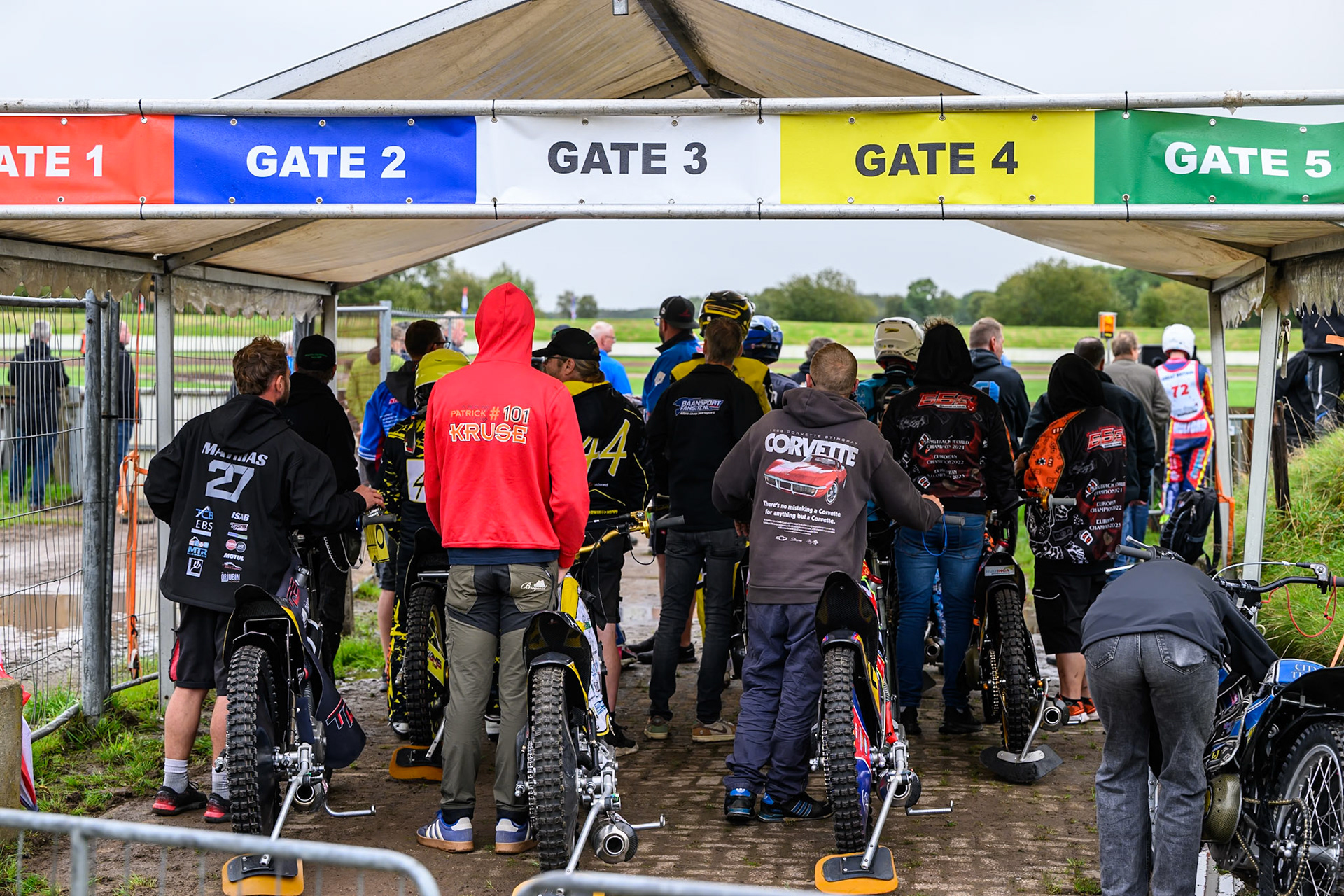 Riders waiting to go out for practice during the FIM Long Track World Championship Final 4, at the Speed Centre Roden, Netherlands on Sunday 21st September 2025. (Photo: Ian Charles | MI News)