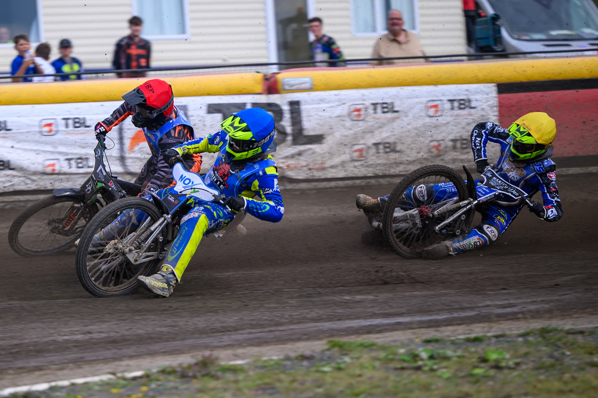 Will Boraston of Buxton Bulls in Yellow falls in the path of Ollie Binns of Kings Lynn Young Stars during the WSRA National Development League match between Buxton Bulls and King's Lynn Young Stars at Hi-Edge Speedway, Buxton on Sunday 9th August 2026. (Photo: Ian Charles | MI News)