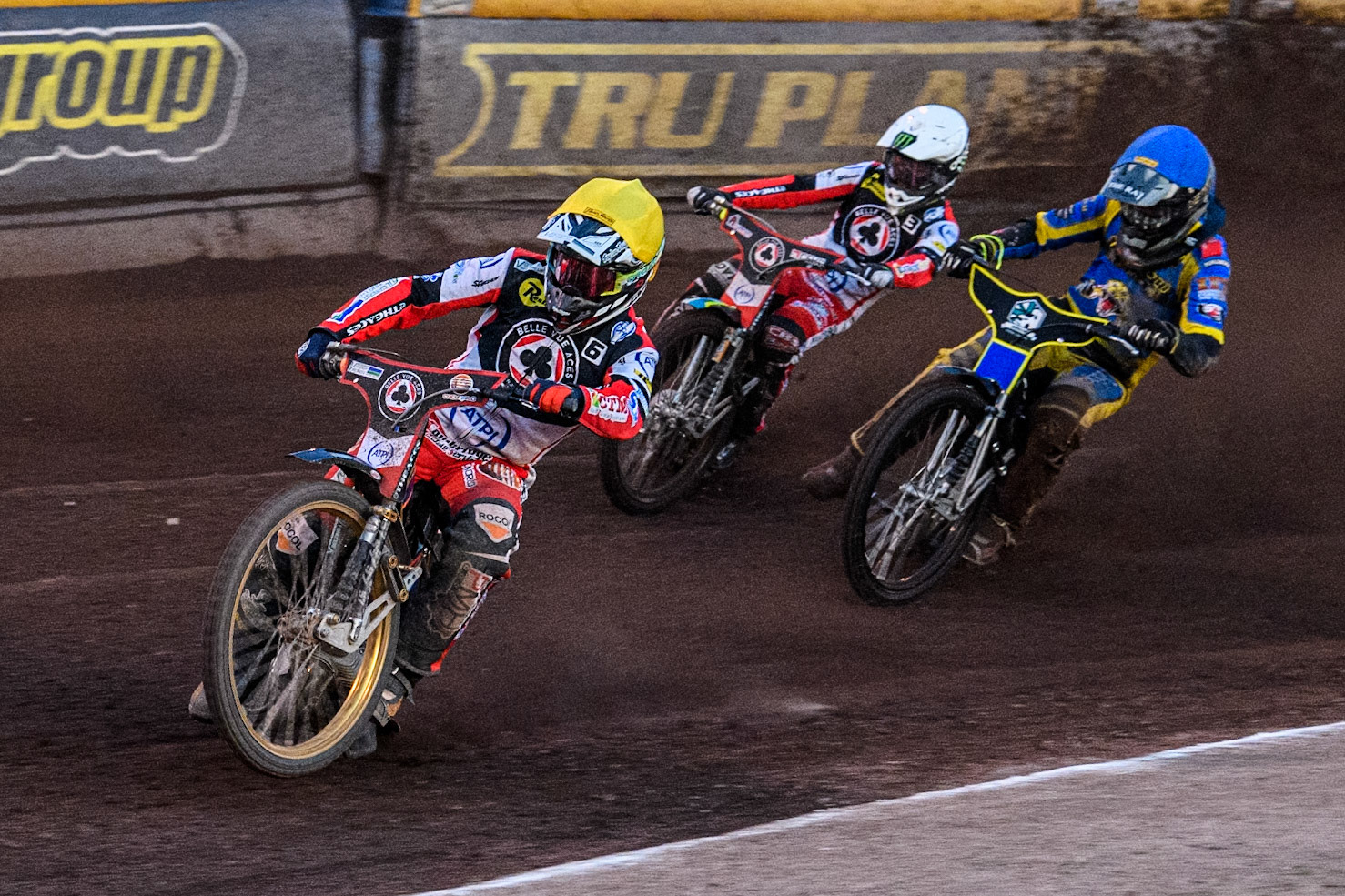 Belle Vue Aces' Connor Mountain  in Yellow leading Sheffield Tigers' Dan Gilkes  in Blue and Belle Vue Aces' Jaimon Lidsey  in White during the Premiership KO Cup Quarter Final, 2nd Leg match between Sheffield Tigers and Belle Vue Aces at Owlerton Stadium, Sheffield on Thursday 9th May 2024. (Photo: Ian Charles | MI News)