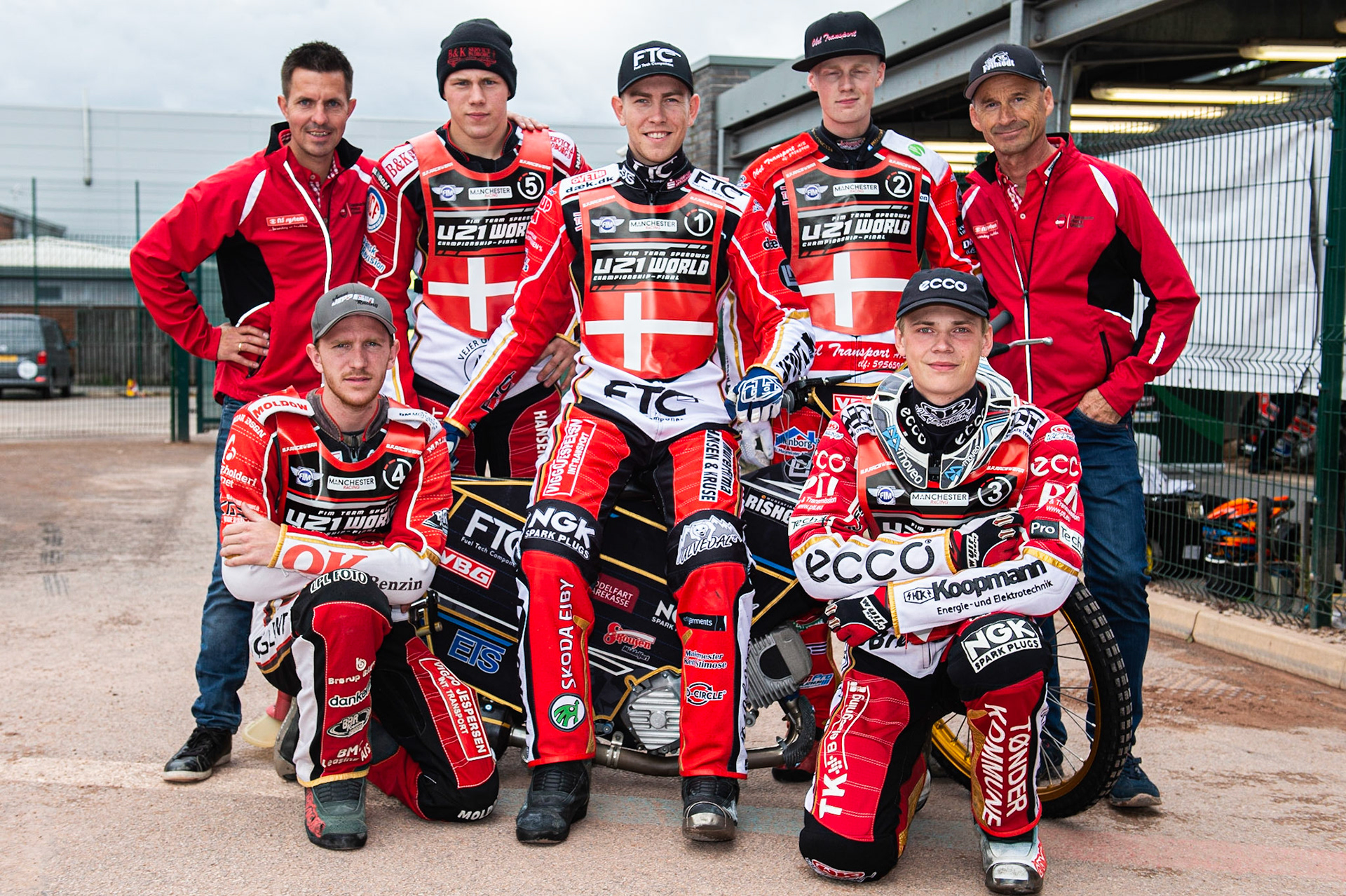 Photo: Ian Charles
Denmark:
Rear (l-r) Henrik Moller (manager),Tim Sorensen, Frederik Jacobsen, Patrick Hansen, Hans Neilsen (Manager)
Kneeling: Jonas Jeppesen, Mads Hansen


FIM Team Speedway U-21 World Championship, National Speedway Stadium, Manchester Friday 12 July  2019