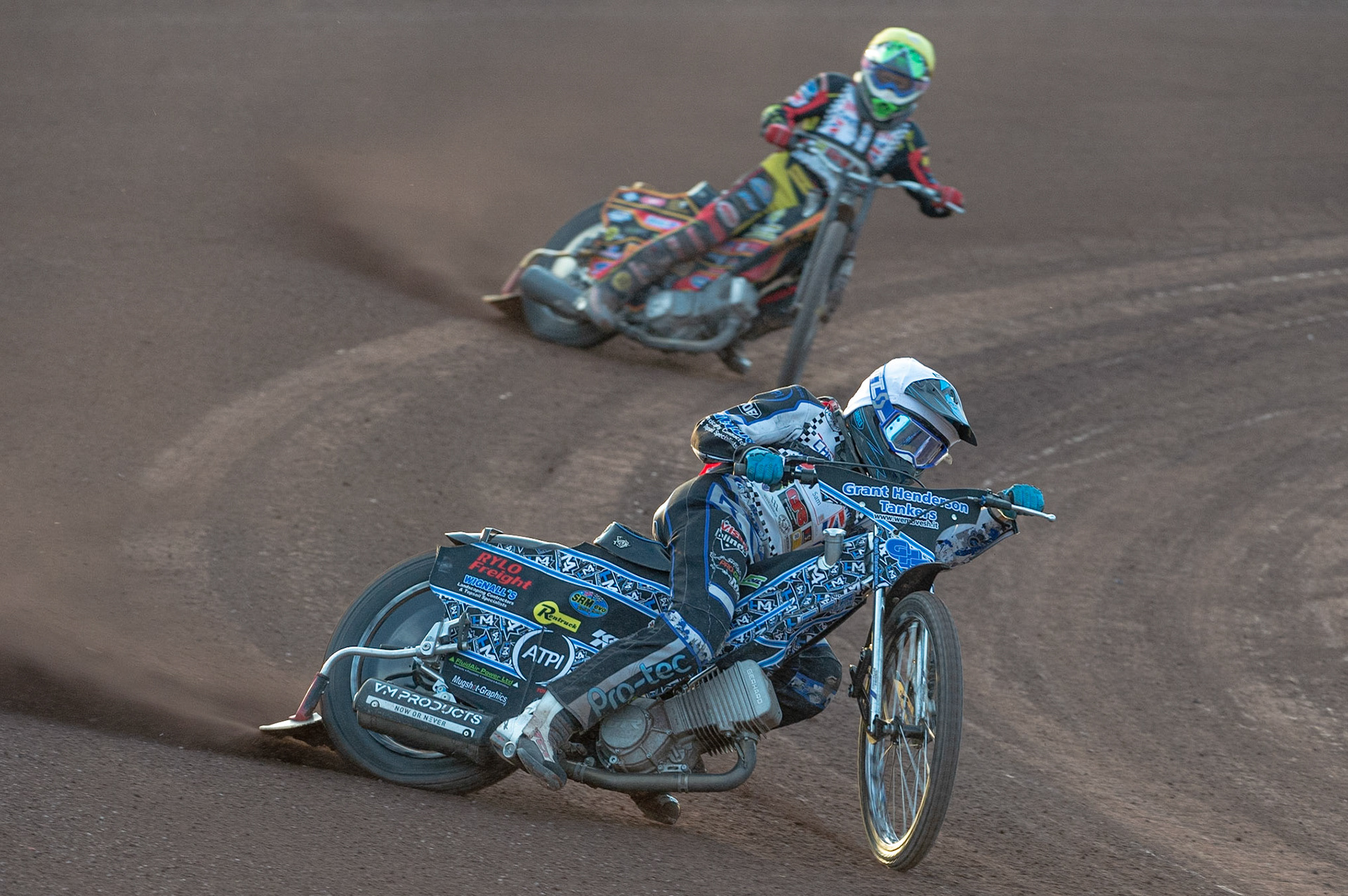 Photo: Ian Charles

Harry McGurk (White) leads Dan Thompson (Yellow)

Summer Speed Saturday & British Youth Speedway Championship Round 5, National Speedway Stadium, Manchester, Saturday 22 June 2019