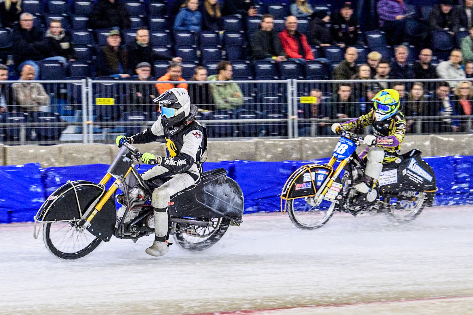 Atte Suolammi of Finland in White leading Maximilian Niedermaier of Germany in Yellow during the Roelof Thijs Bokaal at Ice Rink Thialf, Heerenveen, The Netherlands on Friday 5th April 2024. (Photo: Ian Charles | MI News)