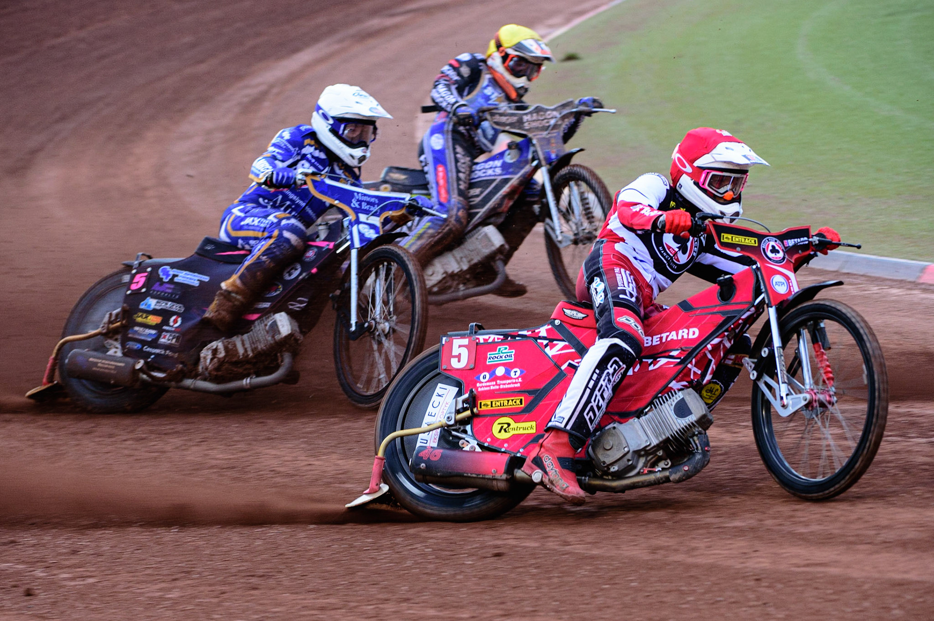 MANCHESTER UK  Max Fricke  (Red) leads Josh Pickering  (White) and Jason Edwards  (Yellow) during the SGB Premiership match between Belle Vue Aces and King's Lynn Stars at the National Speedway Stadium, Manchester on Monday 11th July 2022. (Credit: Ian Charles | MI News)