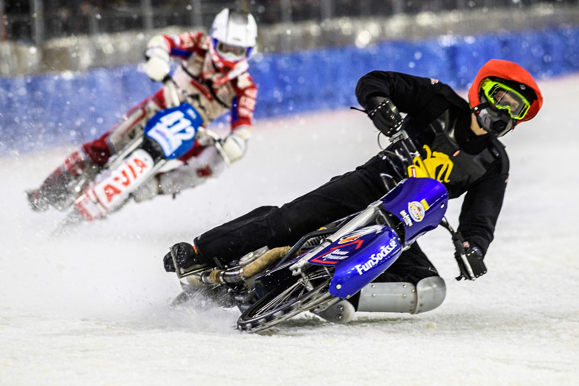Leon Kramer of The Netherlands in Red leading Niek Schaap of The Netherlands in White during the Roelof Thijs Bokaal at Ice Rink Thialf, Heerenveen, The Netherlands on Friday 5th April 2024. (Photo: Ian Charles | MI News)