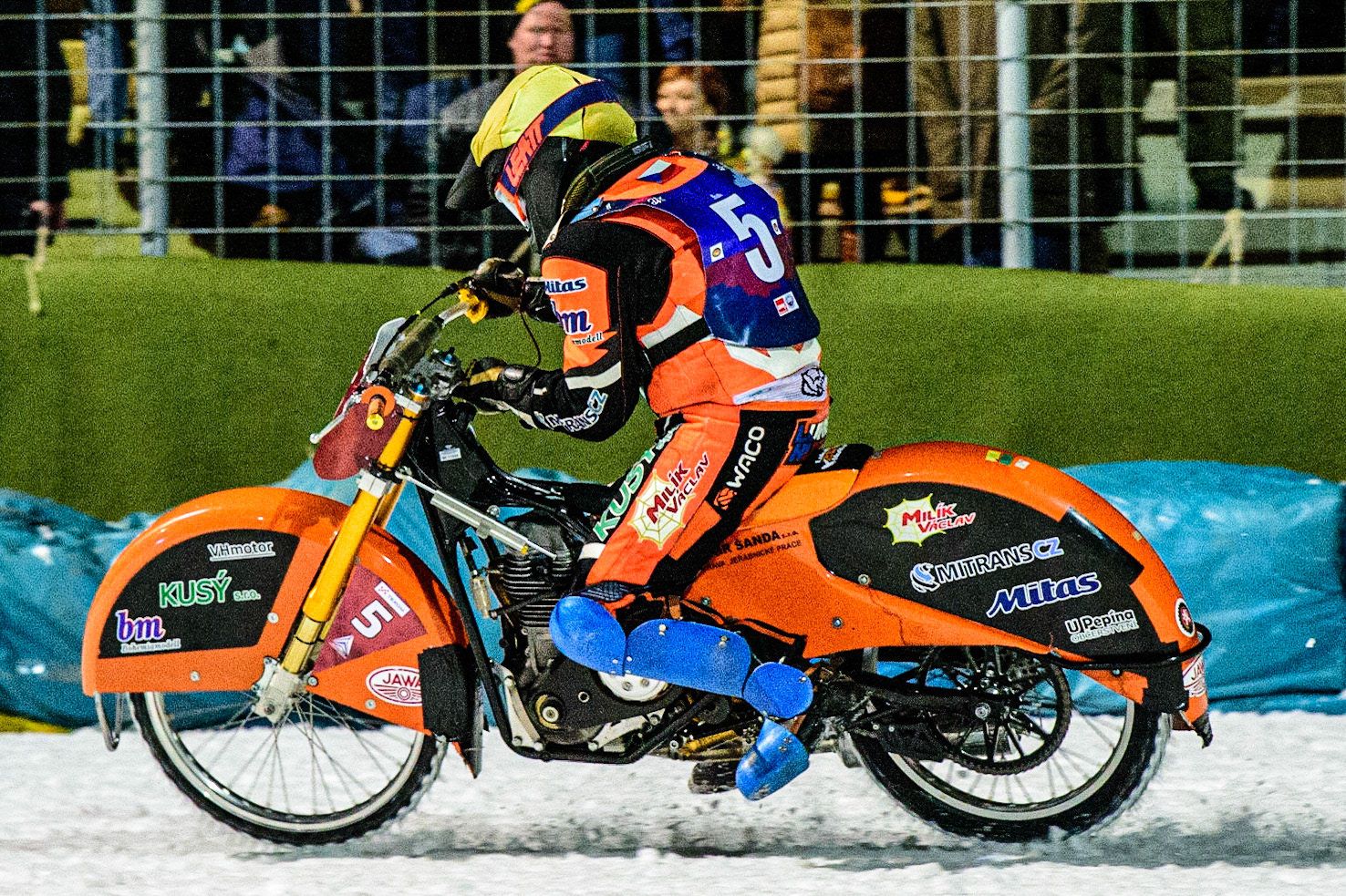 Lukas Hutla tries to reinsert his cut out after it came loose in the middle of a heat during the German Individual Ice Speedway Championship at Horst-Dohm-Eisstadion, Berlin on Friday 3rd March 2023. (Photo: Ian Charles | MI News)