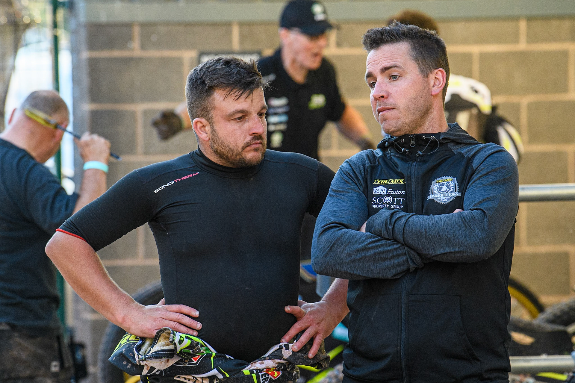 Ben Barker (left) with Ipswich Team Manager Ritchie Hawkins during the Sports Insure Premiership match between Belle Vue Aces and Ipswich Witches at the National Speedway Stadium, Manchester on Monday 5th June 2023. (Photo: Ian Charles | MI News)
