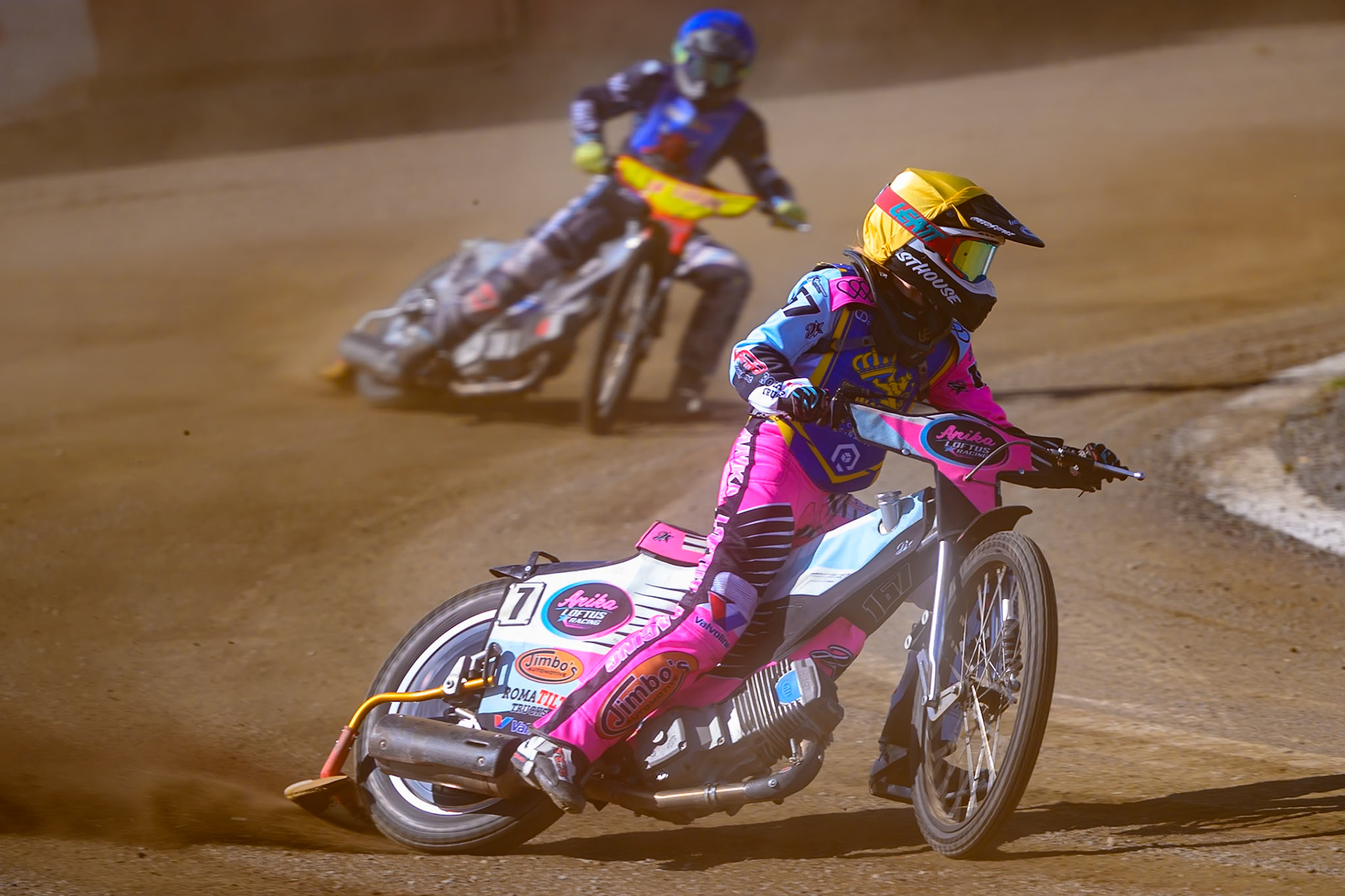 Anika Loftus of Edinburgh Monarchs Academy in Yellow leading Ryan Ashcroft of Buxton Bulls in Blue during the WSRA National Development League match between Buxton Bulls and Edinburgh Monarchs Academy at Hi-Edge Speedway, Buxton on Sunday 14th June 2026. (Photo: Ian Charles | MI News)