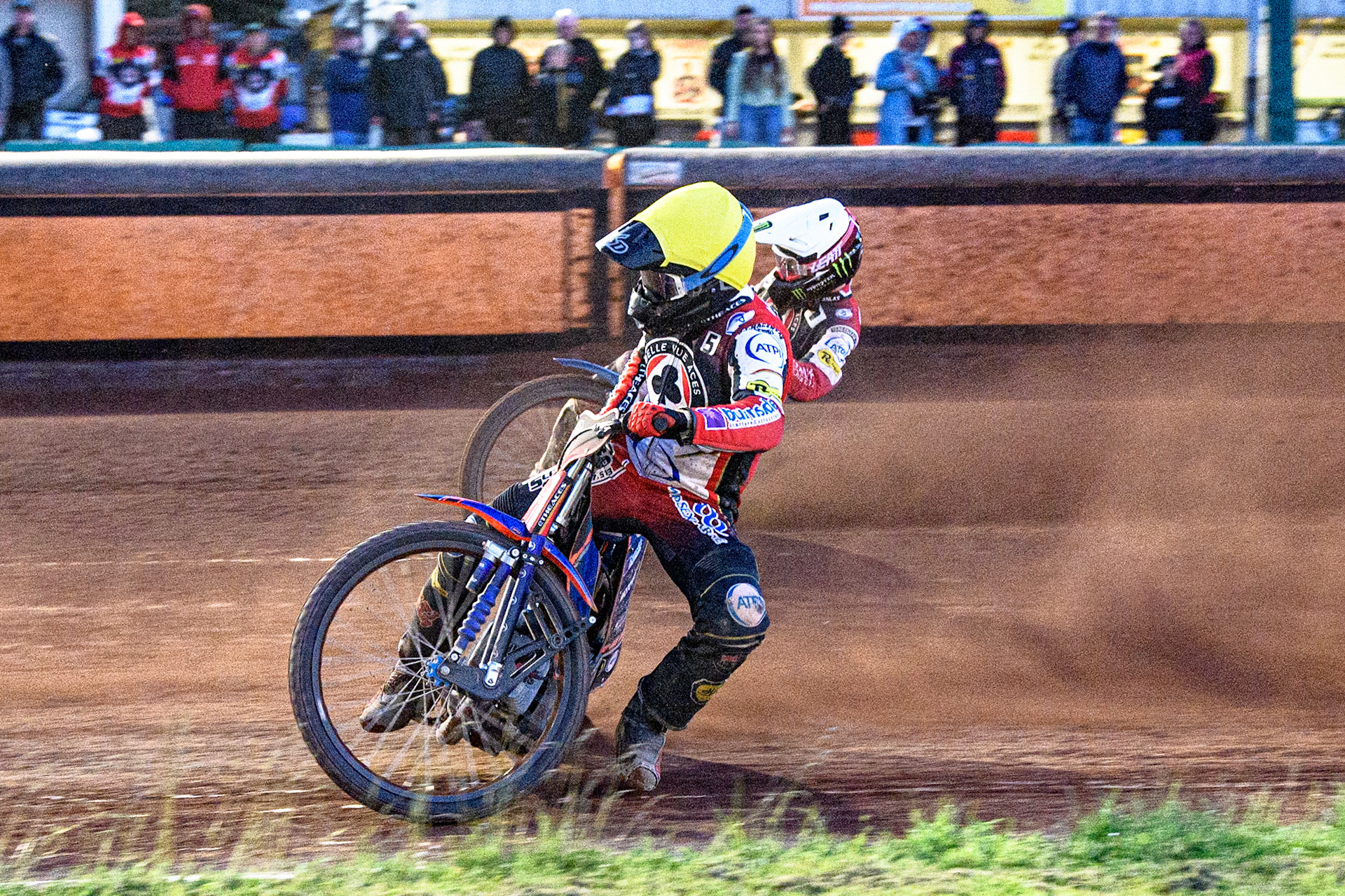 Brady Kurtz (Yellow) inside team mate Dan Bewley (White) during the Sports Insure Premiership match between Wolverhampton Wolves and Belle Vue Aces at Monmore Green Stadium, Wolverhampton on Monday 29th May 2023. (Photo: Ian Charles | MI News)