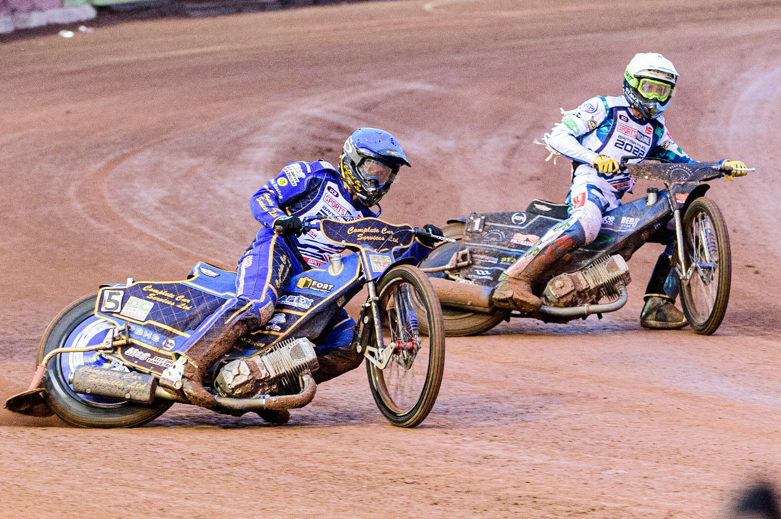 Kyle Howarth (Blue) outside Adam Ellis  (White) during the Sports Insure British Speedway Championship Final at the National Speedway Stadium, Bellevue, Manchester, England on Monday 1st August 2022. (Photo by: Ian Charles | MI News)