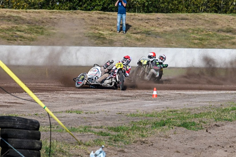 Wilfred Detz &amp; Britget Portijk (1) of The Netherlands  comes to grief in the Sidecar Support Class during the FIM Long Track World Championship Final 5 at the Speed Centre Roden, Roden, Netherlands on Sunday 22nd September 2024. (Photo: Ian Charles | MI News)