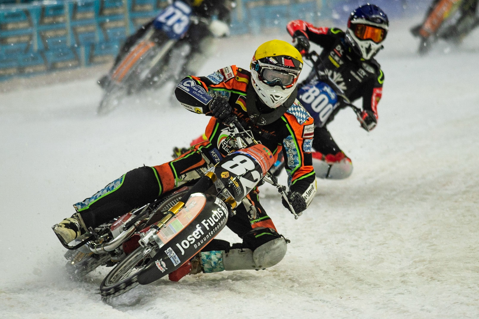 Photo: Ian Charles

Markus Jell (Yellow) leads Jasper Iwema (Blue)

Roelof Thijs Bokaal, Ice Rink Thialf, Heerenveen, Netherlands Friday  29  March  2019