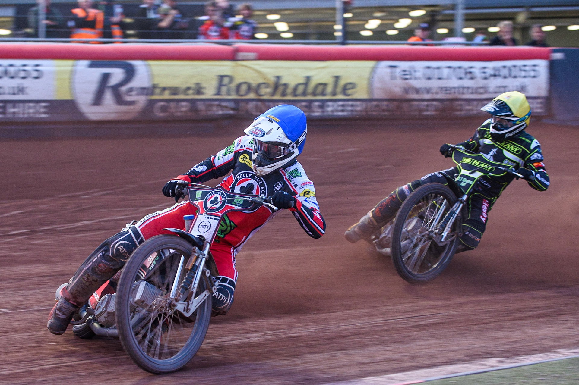 MANCHESTER UKRichie Worrall   (Blue) leads Danny King  (Yellow) during the SGB Premiership match between Belle Vue Aces and Ipswich Witches at the National Speedway Stadium, Manchester on Monday 2nd August 2021. (Credit: Ian Charles | MI News)