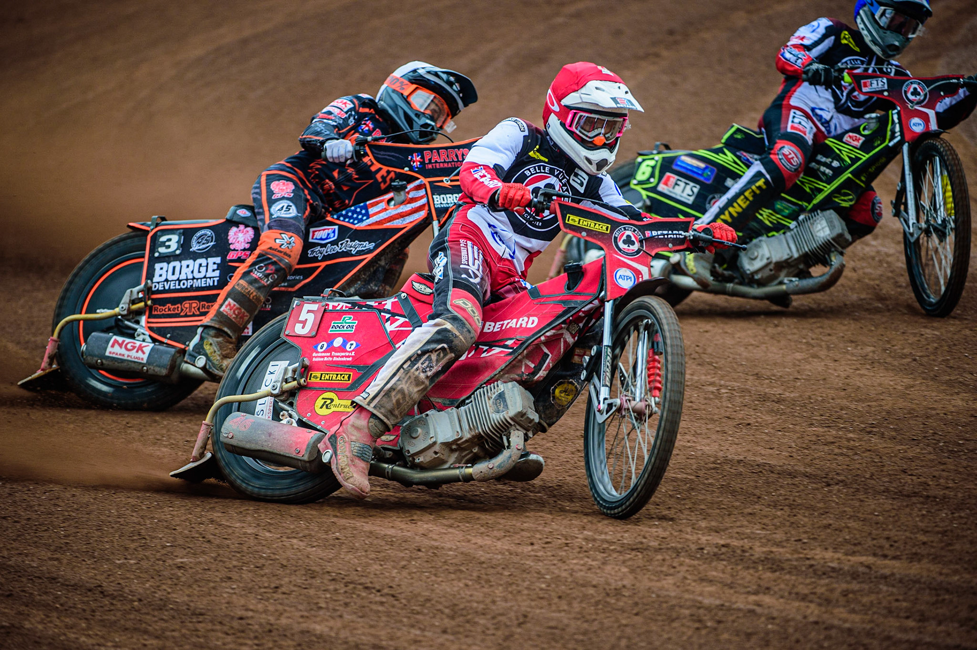 Max Fricke  (Red) outside Luke Becker  (White) and Jye Etheridge  (Blue) during the SGB Premiership match between Belle Vue Aces and Wolverhampton Wolves at the National Speedway Stadium, Manchester on Monday 29th August 2022. (Credit: Ian Charles | MI News)