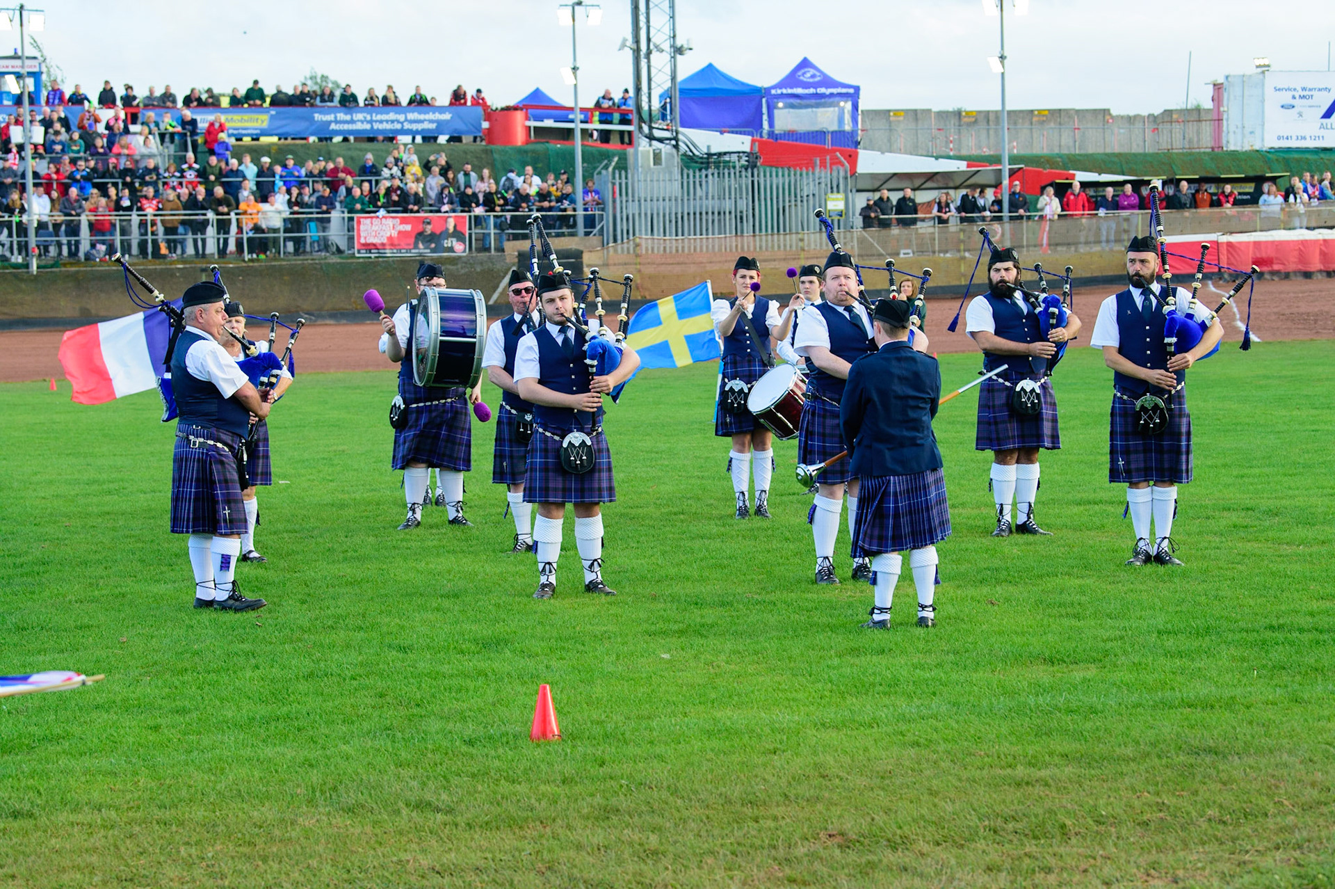 The local pipe band play the Scottish Anthem during the FIM Speedway Grand Prix Challenge at the Peugeot Ashfield Stadium, Glasgow on Saturday 20th August 2022. (Credit: Ian Charles | MI News)