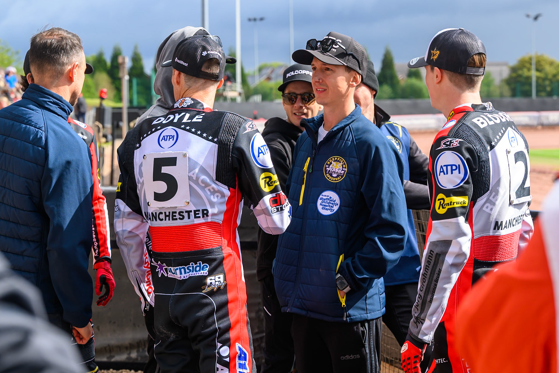 Belle Vue ATPI Aces and Sheffield Tigers Riders discuss track conditions before the rain off during the Rowe Motor Oil Premiership match between Belle Vue Aces and Sheffield Tigers at the National Speedway Stadium, Manchester on Monday 31st August 2026. (Photo: Ian Charles | MI News)