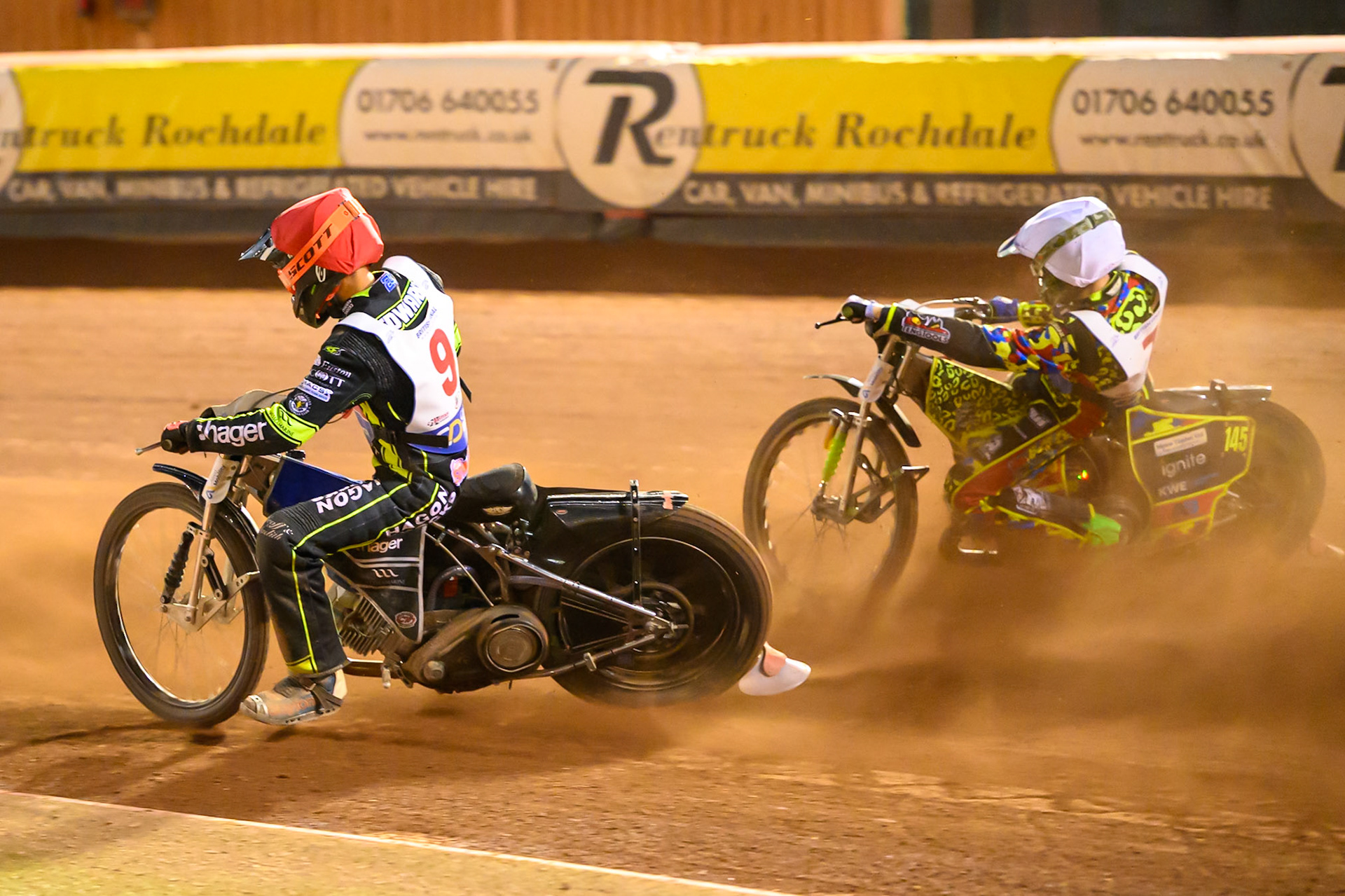Jason Edwards (9) in Red rides inside Ace Pijper (3) in White during the Cab Direct British Speedway Championship Final at the National Speedway Stadium, Manchester on Saturday 15th August 2026. (Photo: Ian Charles | MI News)