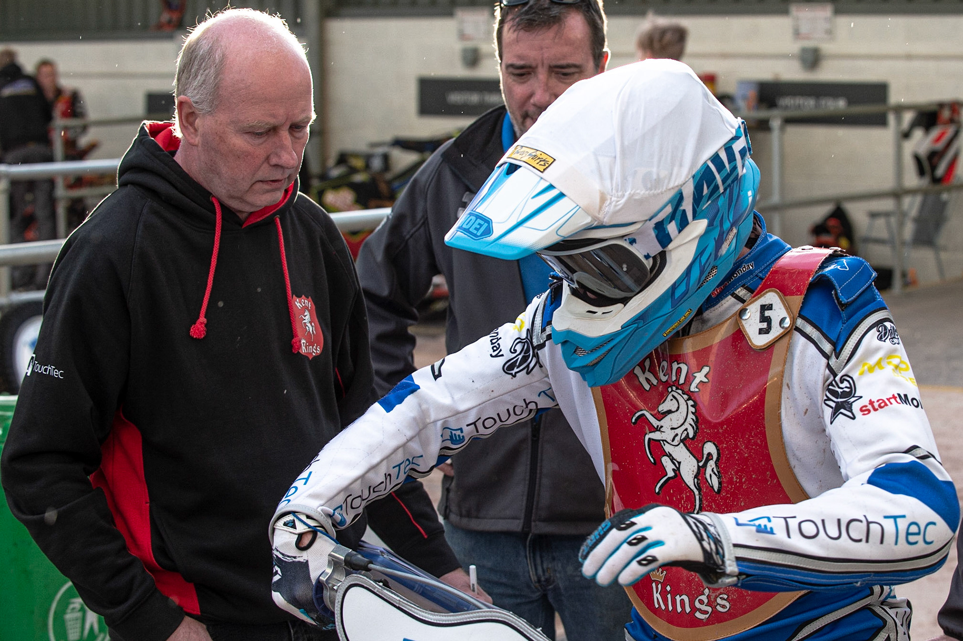 Photo: Ian Charles

Kent Kings  manager Chris Hunt (left) has a few last minute words with Rob Ledwith 

Belle Vue Colts v Kent Kings, SGB National League KO Cup Quarter Final 1st Leg, Belle Vue National Speedway Stadium, Manchester, Thursday 20  June  2019