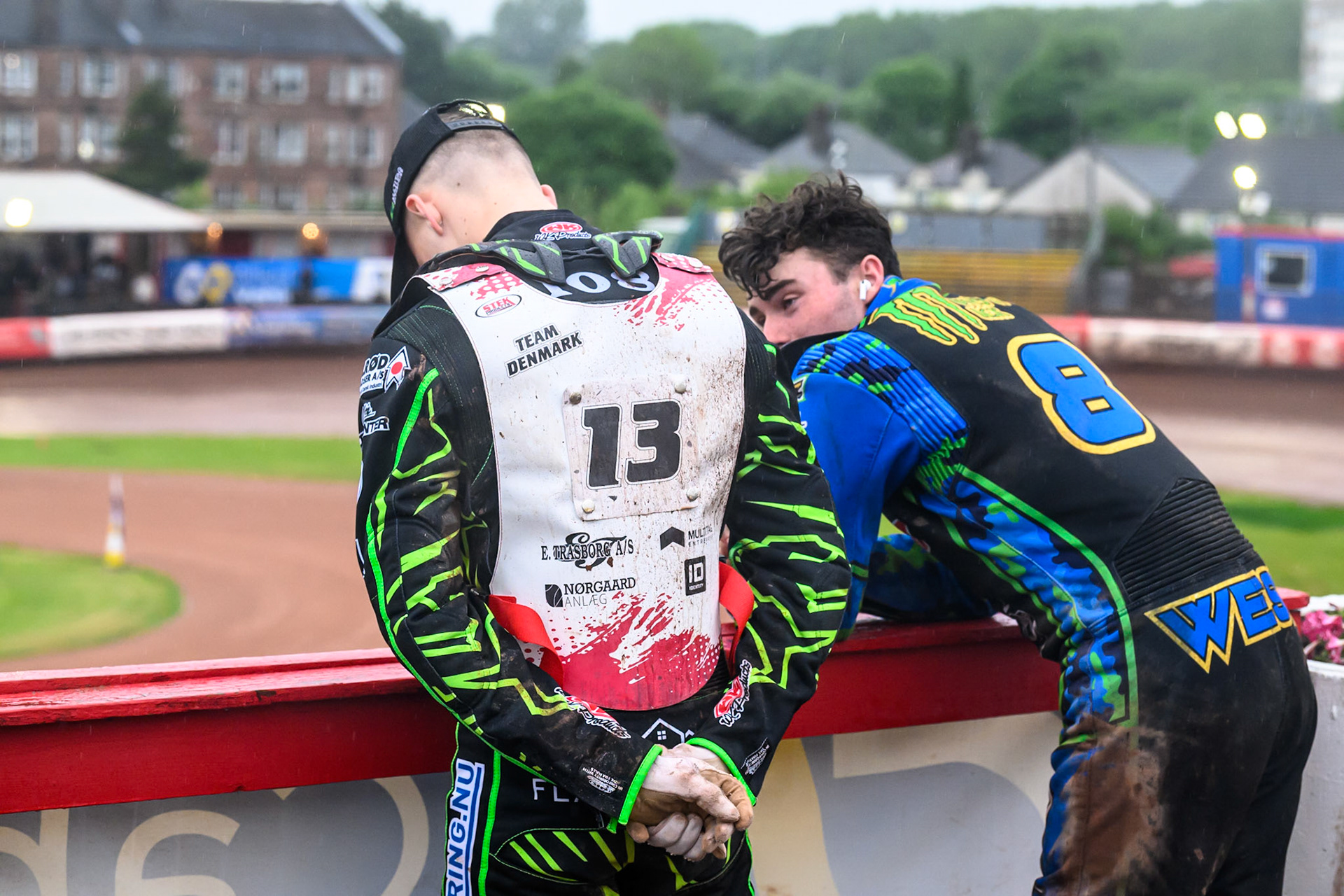 Villads Nagel of Denmark (Left) chats with Michael West of Australia during the FIM SGP2 Qualifying Round at the Peugeot Ashfield Stadium in Glasgow on Saturday 24th May 2025. (Photo: Ian Charles | MI News)