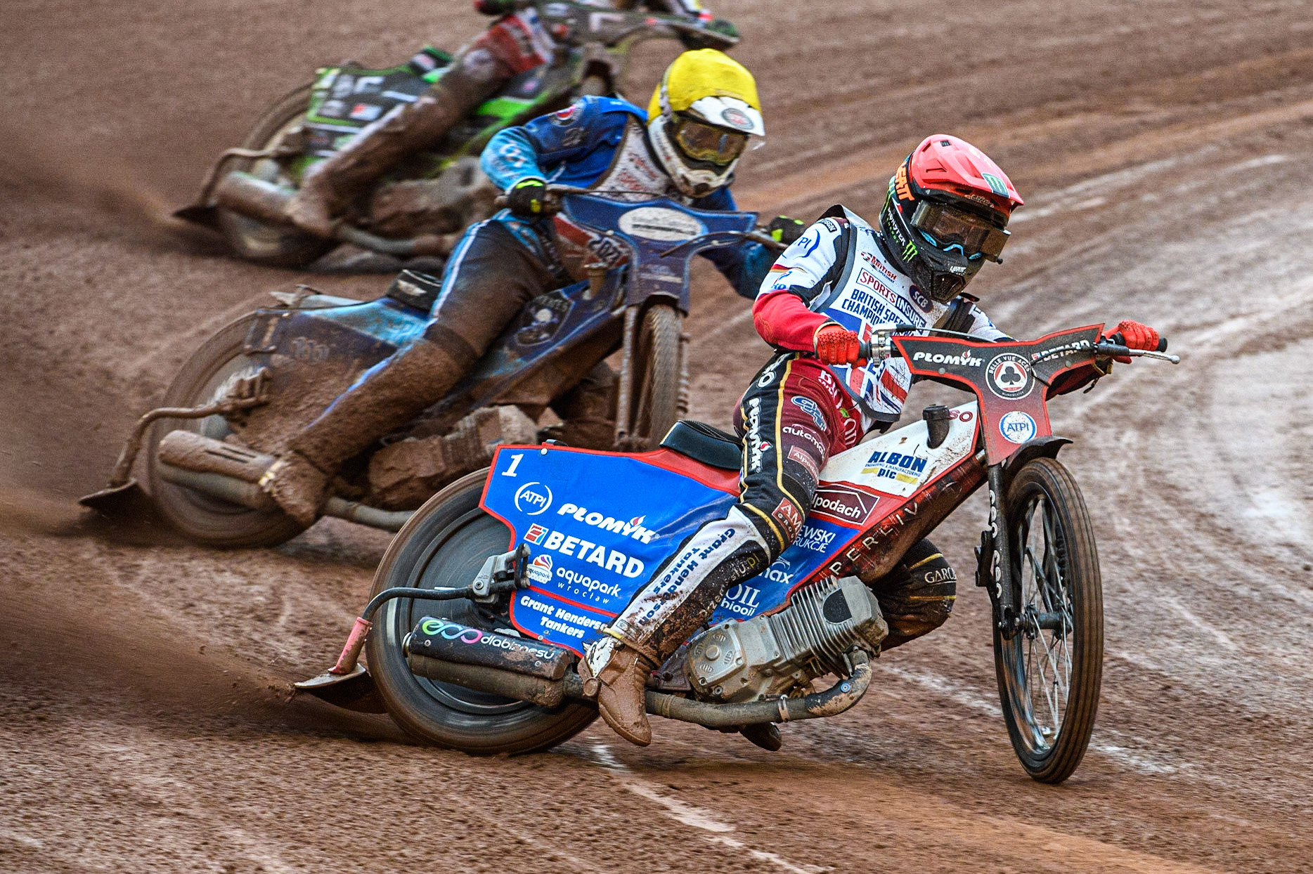 Dan Bewley (Red) leads Richard Lawson (Yellow) during the Sports Insure British Speedway Final at the National Speedway Stadium, Manchester on Monday 14th August 2023. (Photo: Ian Charles | MI News)