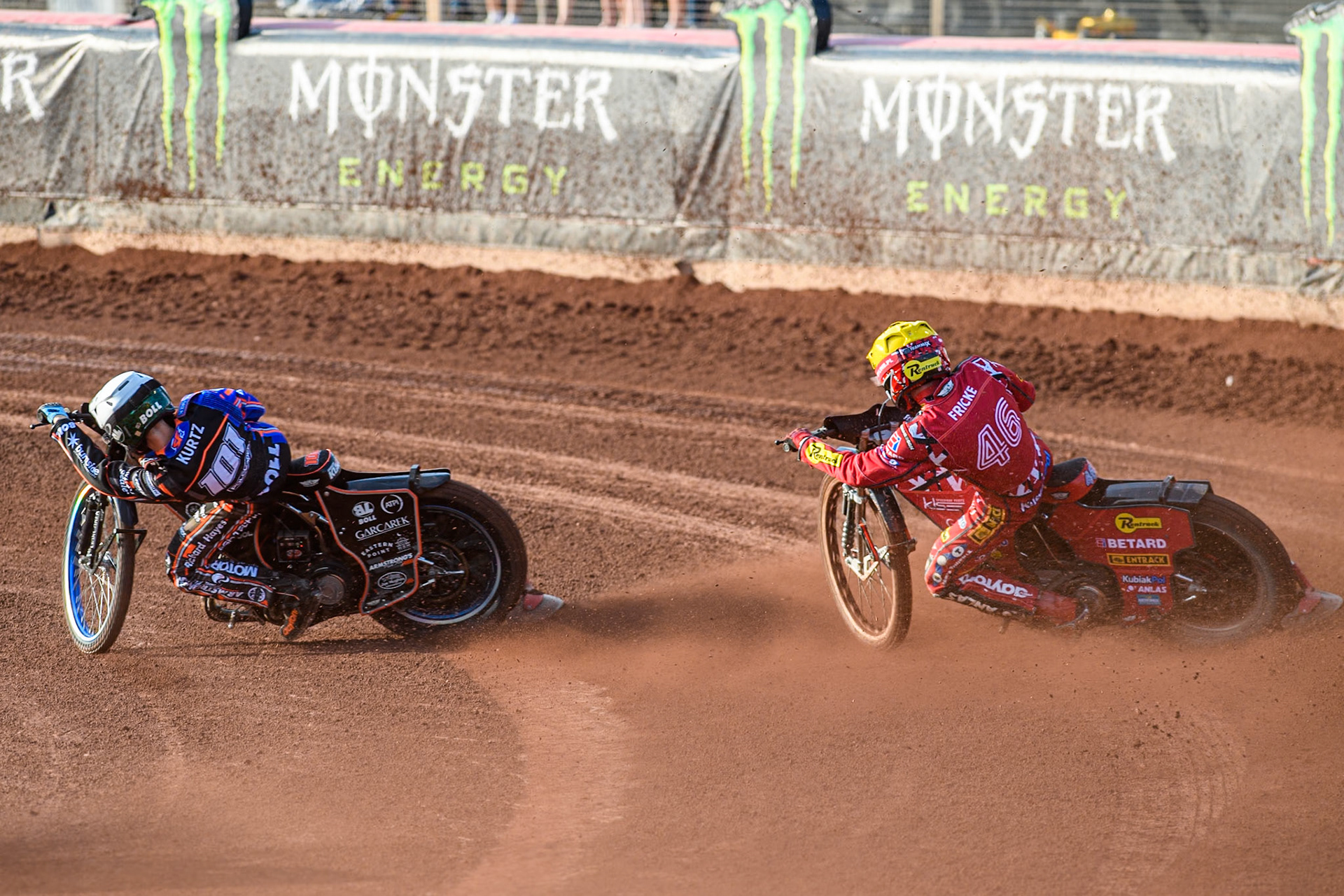 Brady Kurtz (101) of Australia in White leading Max Fricke (46) of Australia in Yellow during the ATPI FIM Speedway Grand Prix Round 5 at the National Speedway Stadium, Manchester, on Saturday 14th June 2025. (Photo: Ian Charles | MI News)