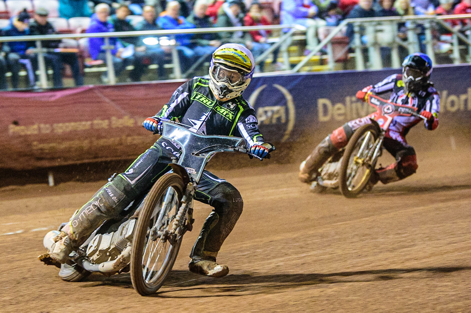 Rohan Tungate  (White) leads Norick Blodorn (Blue) during the SGB Premiership Semi Final 2nd Leg between Belle Vue Aces and Ipswich Witches at the National Speedway Stadium, Manchester on Monday 3rd October 2022. (Credit: Ian Charles | MI News)