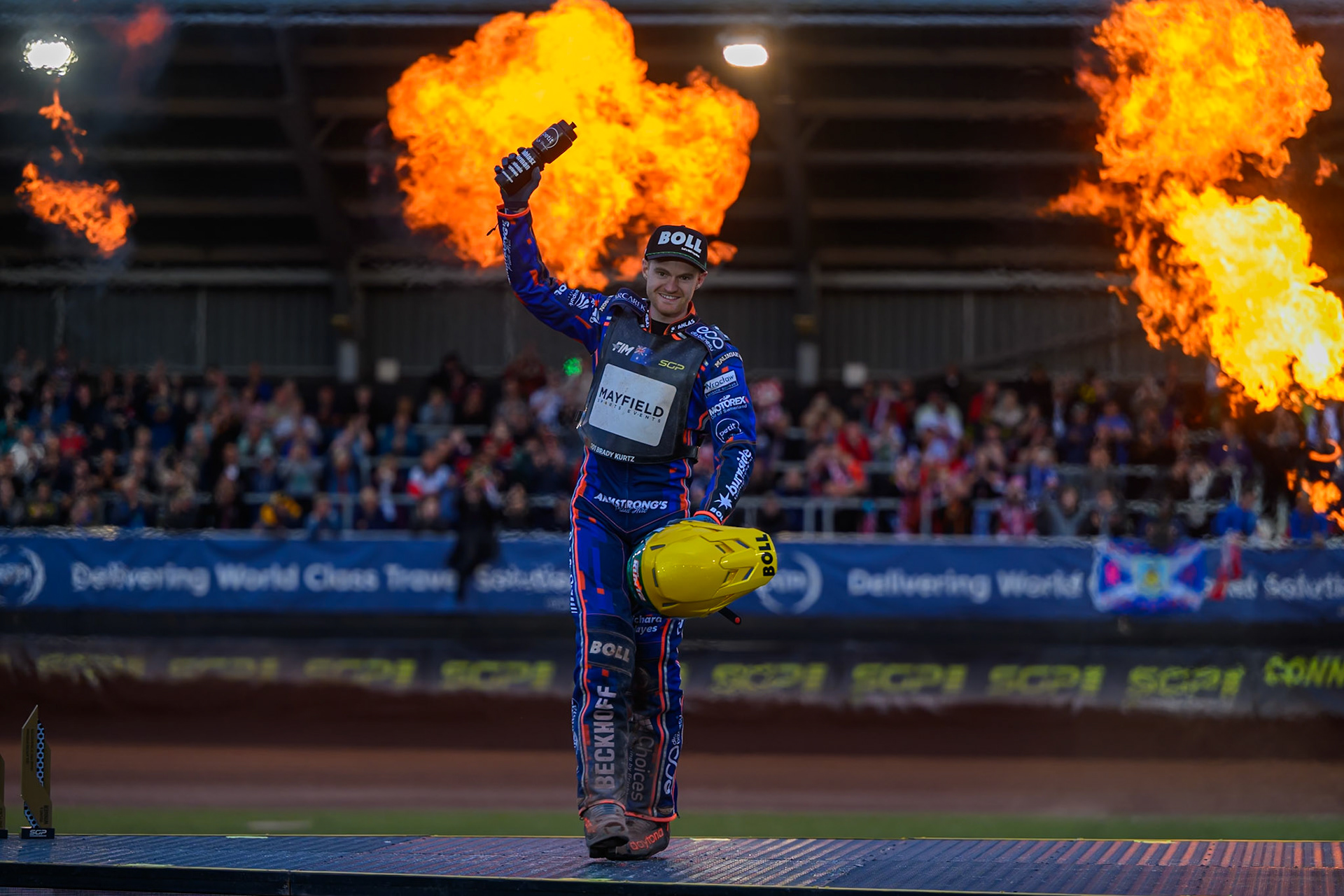 Brady Kurtz (101) of Australia celebrates his win in the Final during the ATPI  FIM Speedway GP of Manchester at the National Speedway Stadium, Manchester on Saturday 6th June 2026. (Photo: Ian Charles | MI News)