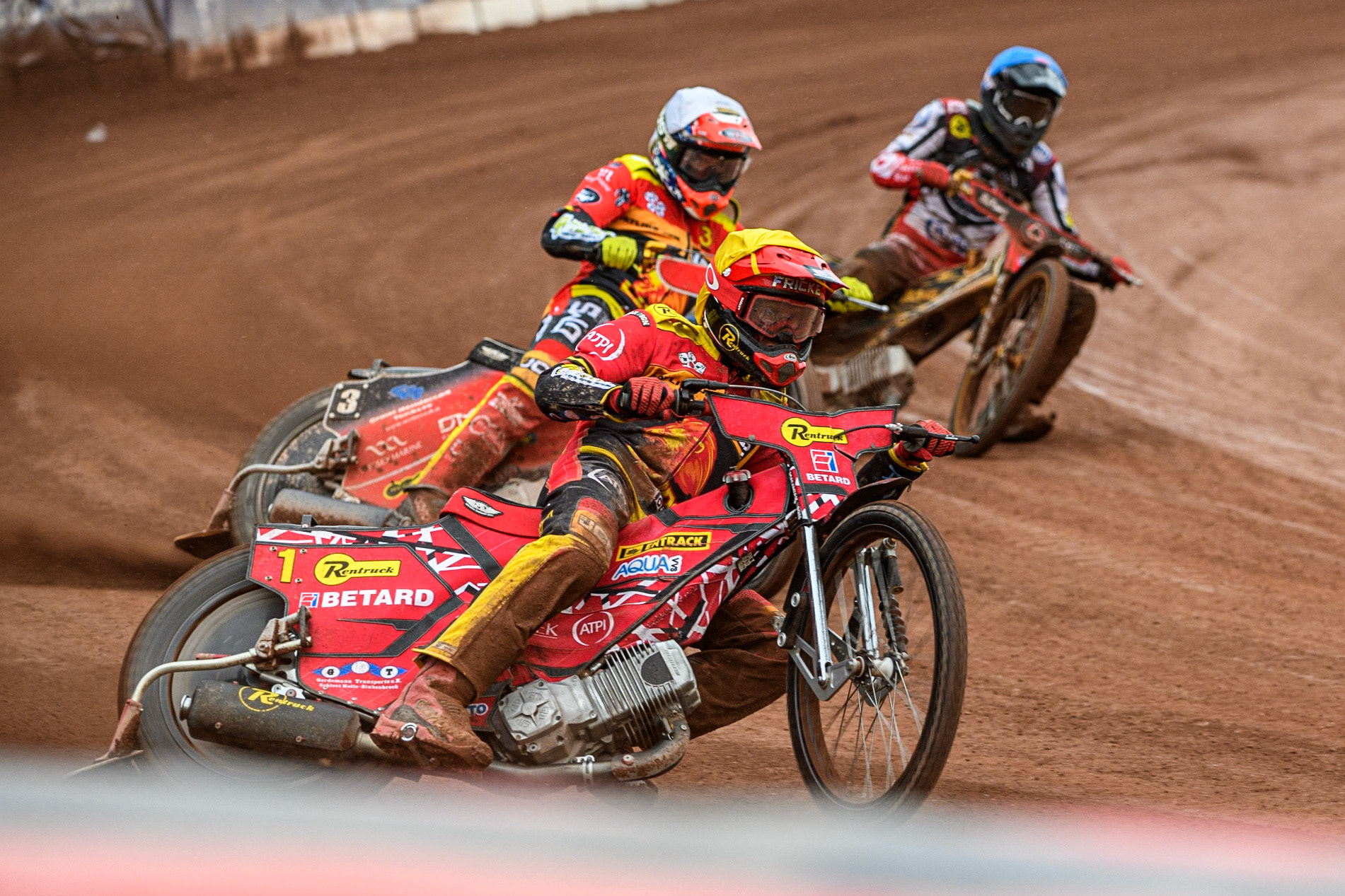 Max Fricke (Yellow) and Richie Worrall (White) lead Norick Blodorn (Blue) during the Sports Insure Premiership match between Belle Vue Aces and Leicester Lions at the National Speedway Stadium, Manchester on Monday 28th August 2023. (Photo: Ian Charles | MI News)