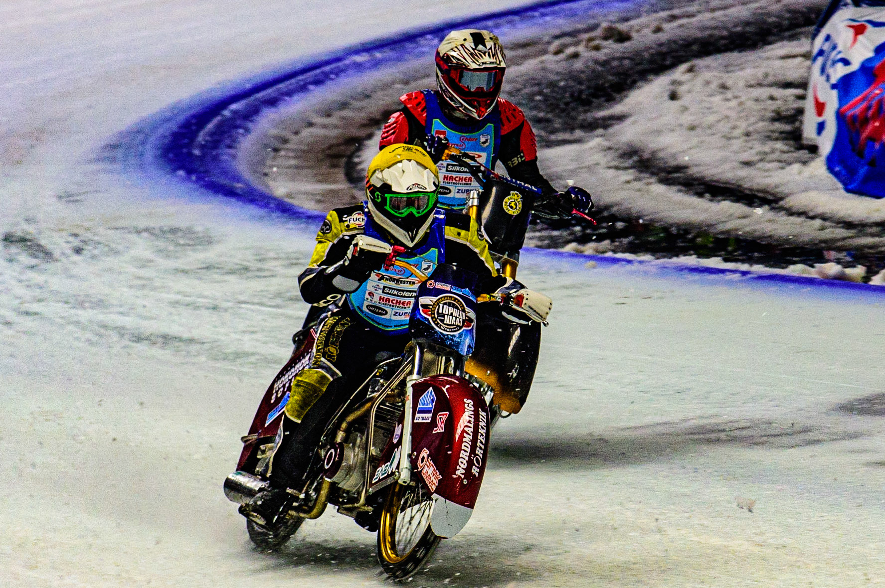 Ulf Ledström (Yellow) leads Franz Mayerbuchler Snr (White)  during the Race of Legends at the Max-Aicher-Arena, Inzell on Friday 17th March 2023. (Photo: Ian Charles | MI News)