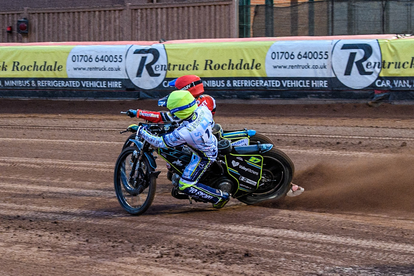 Oxford Spires' Rohan Tungate  in Yellow chases Belle Vue Aces' Jaimon Lidsey  in Red during the Rowe Motor Oil Premiership match between Belle Vue Aces and Oxford Spires at the National Speedway Stadium, Manchester on Monday 22nd July 2024. (Photo: Ian Charles | MI News)