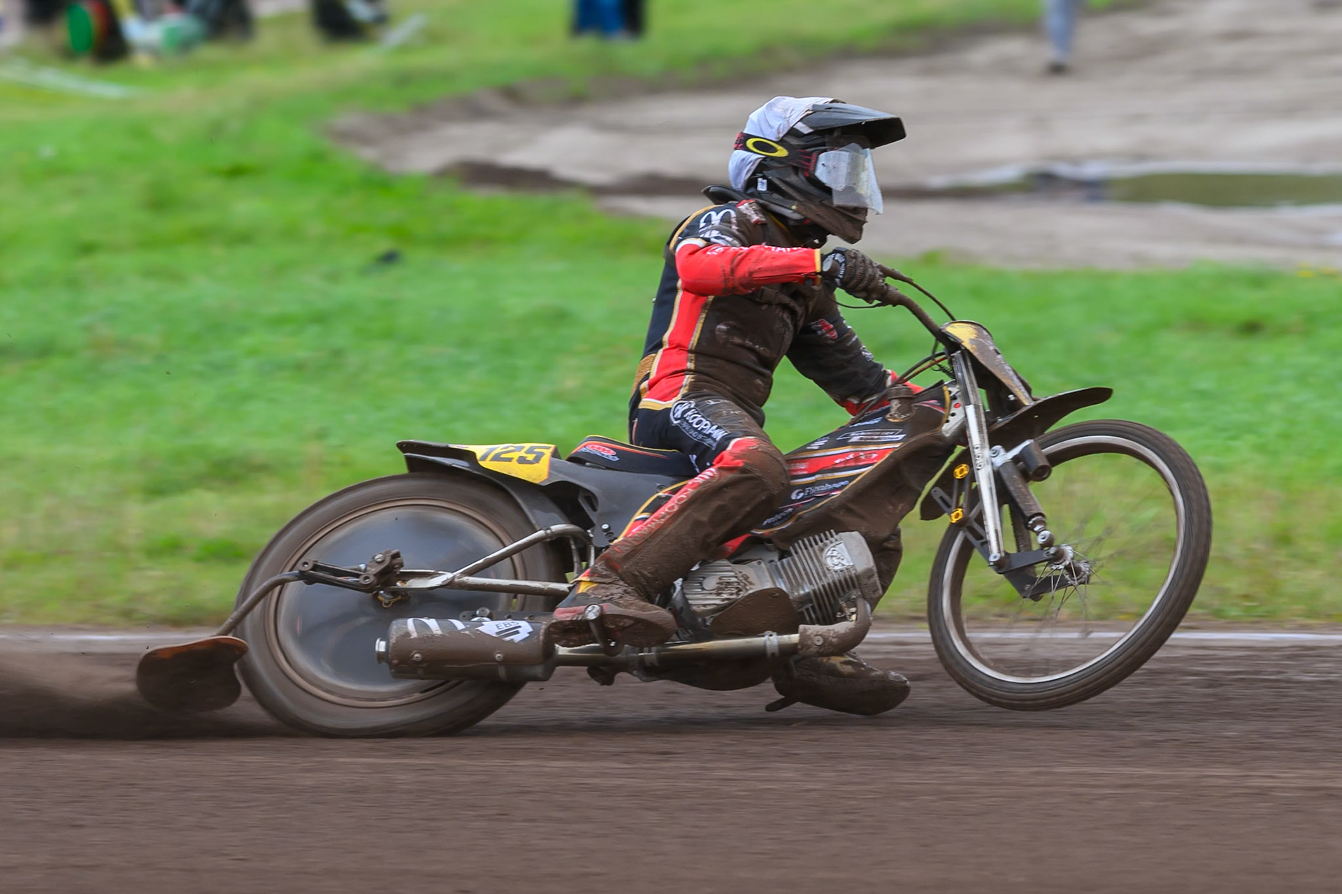 Lukas Fienhage (125) of Germany in action during the FIM Long Track World Championship Final 4, at the Speed Centre Roden, Netherlands on Sunday 21st September 2025. (Photo: Ian Charles | MI News)during the FIM Long Track World Championship Final 4, at the Speed Centre, Roden on Sunday 21st September 2025. (Photo: Ian Charles | MI News)