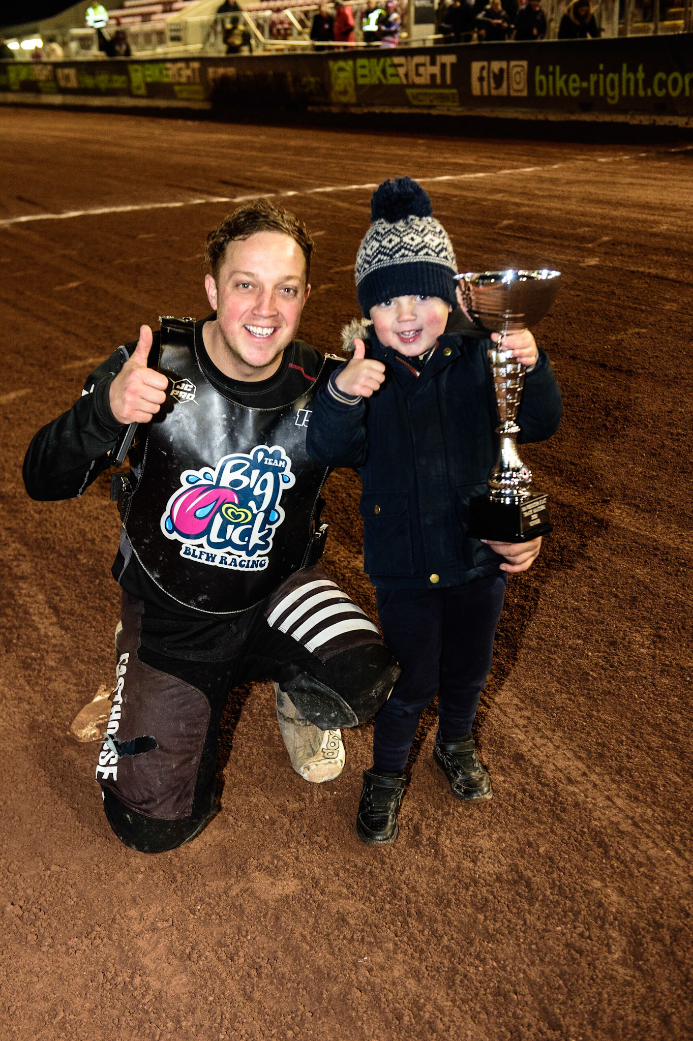 MANCHESTER, UK. OCT 30TH   Flat Track winner Rob Mear (500) with his son during the Manchester Masters Sidecar Speedway and Flat Track Racing at the National Speedway Stadium, Manchester on Saturday 30th October 2021. (Credit: Ian Charles | MI News)