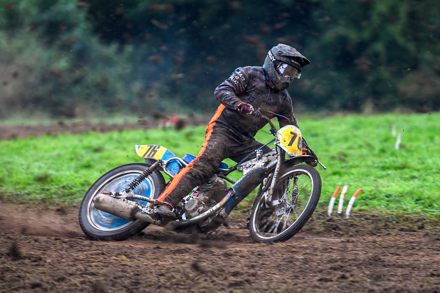 Jack Roberts (76) in action in the 500cc Upright Class during the ACU British Upright Championships at Woodhouse Lance, Gawsworth, Cheshire on Sunday 8th September 2024. (Photo: Ian Charles | MI News)
