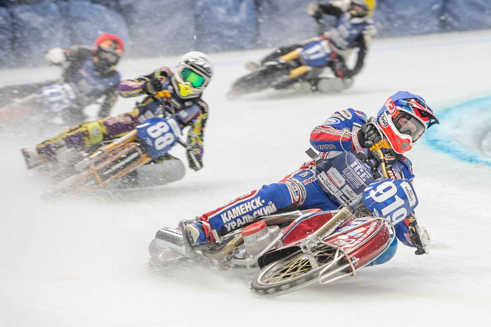 Photo: Ian Charles

Dmitri Khomitsevich (919) leads Max Niedermaier (88) (White) Jimmy Tuinstra (273) and  Franz Mayerbüchler (17)

FIM Ice Speedway Gladiators World Championship, Event 4.1, Max-Aicher-Arena, Inzell, Germany, Saturday 16 March 2019