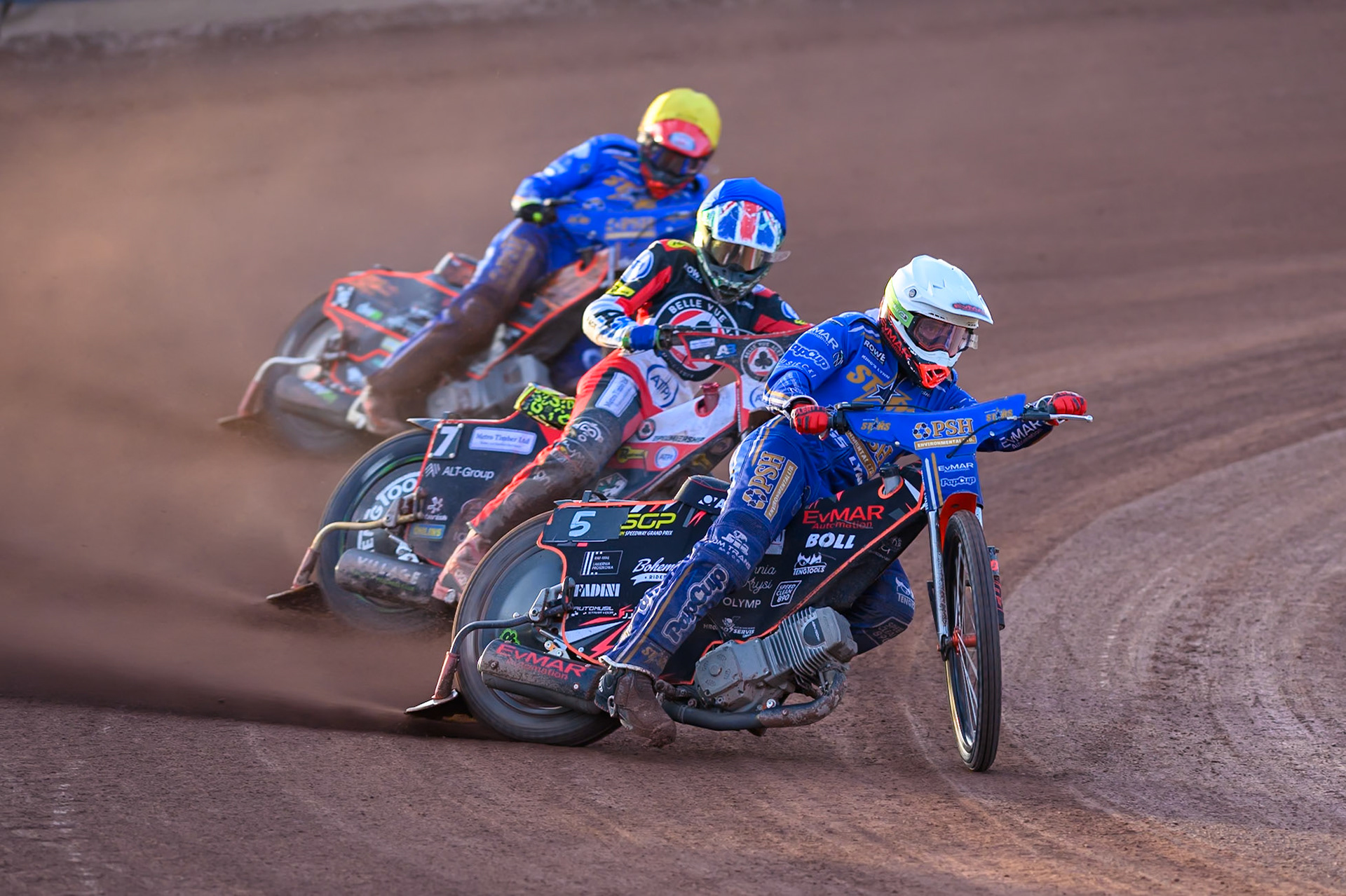 Jan Kvech of Kings Lynn Stars in White leading William Cairns of Belle Vue Aces in Blue and Jordan Jenkins of Kings Lynn Stars in Yellow during the Rowe Motor Oil Premiership match between Belle Vue Aces and King's Lynn Stars at the National Speedway Stadium, Manchester on Monday 10th August 2026. (Photo: Ian Charles | MI News)
