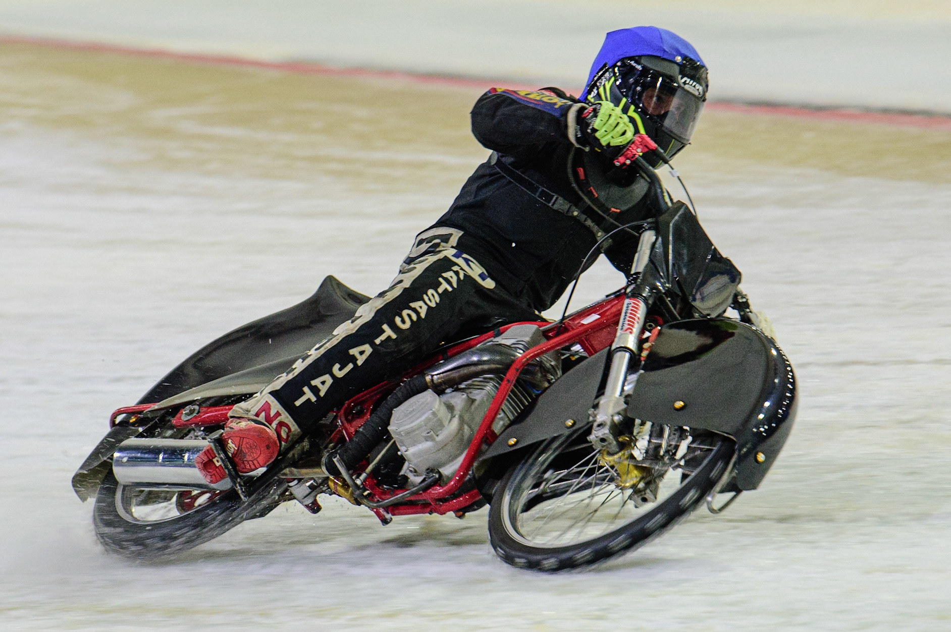 HEERENVEEN, NL. APR 1. Henri Ahlbom in action  during the ROLOEF THIJS BOKAAL  at Ice Rink Thialf, Heerenveen on Friday 1st April 2022. (Credit: Ian Charles | MI News)
