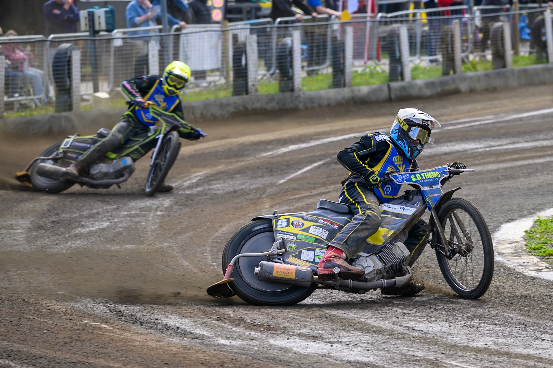 Dayle Wood of Edinburgh Monarchs Academy in White leading Ben Whalley of Edinburgh Monarchs Academy in Yellow during the WSRA National Development League match between Buxton Bulls and Edinburgh Monarchs Academy at Hi-Edge Speedway, Buxton on Sunday 14th June 2026. (Photo: Ian Charles | MI News)