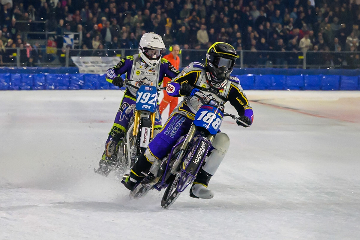 Semi Final 2: Christoph Kirchner of Germany  in Yellow leading Paul Cooper of Great Britain  in White during the ROELOF THIJS BOKAAL at Ice Rink Thialf, Heerenveen on Friday 10th April 2026.  (Photo: Ian Charles | MI News)