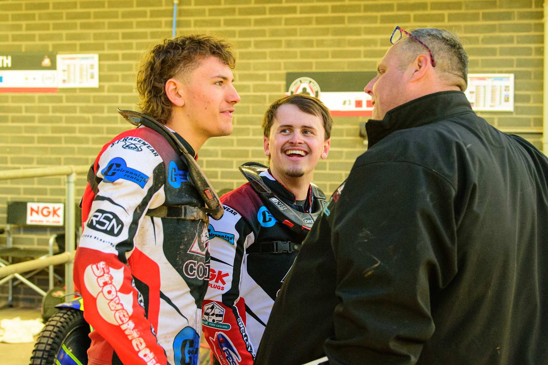 MANCHESTER, UK. MAY 27TH (l - r) Harry McGurk  Jack Smith  and Steve Williams  talk tactics during the National Development League match between Belle Vue Colts and Armadale Devils at the National Speedway Stadium, Manchester on Friday 27th May 2022. (Credit: Ian Charles | MI News)