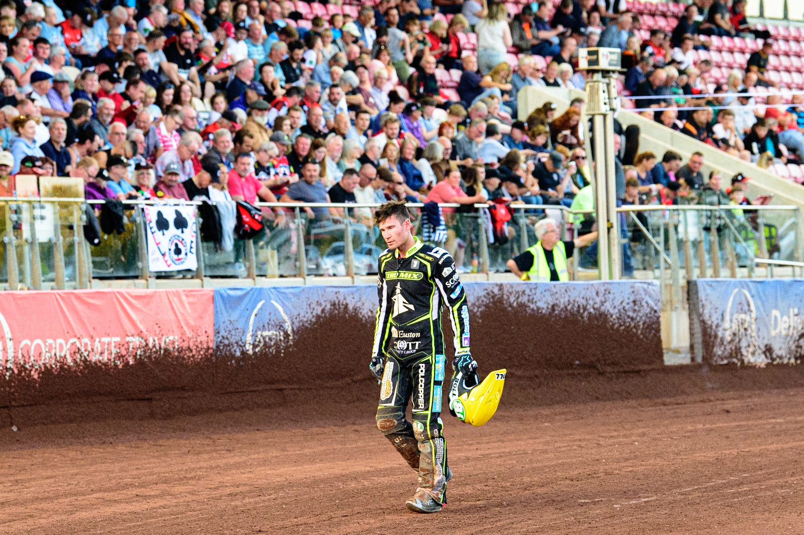 Jason Doyle  walks back to the pits after shedding a chain on his bike during heat 9 during the SGB Premiership match between Belle Vue Aces and Ipswich Witches at the National Speedway Stadium, Manchester on Monday 8th August 2022. (Credit: Ian Charles | MI News)