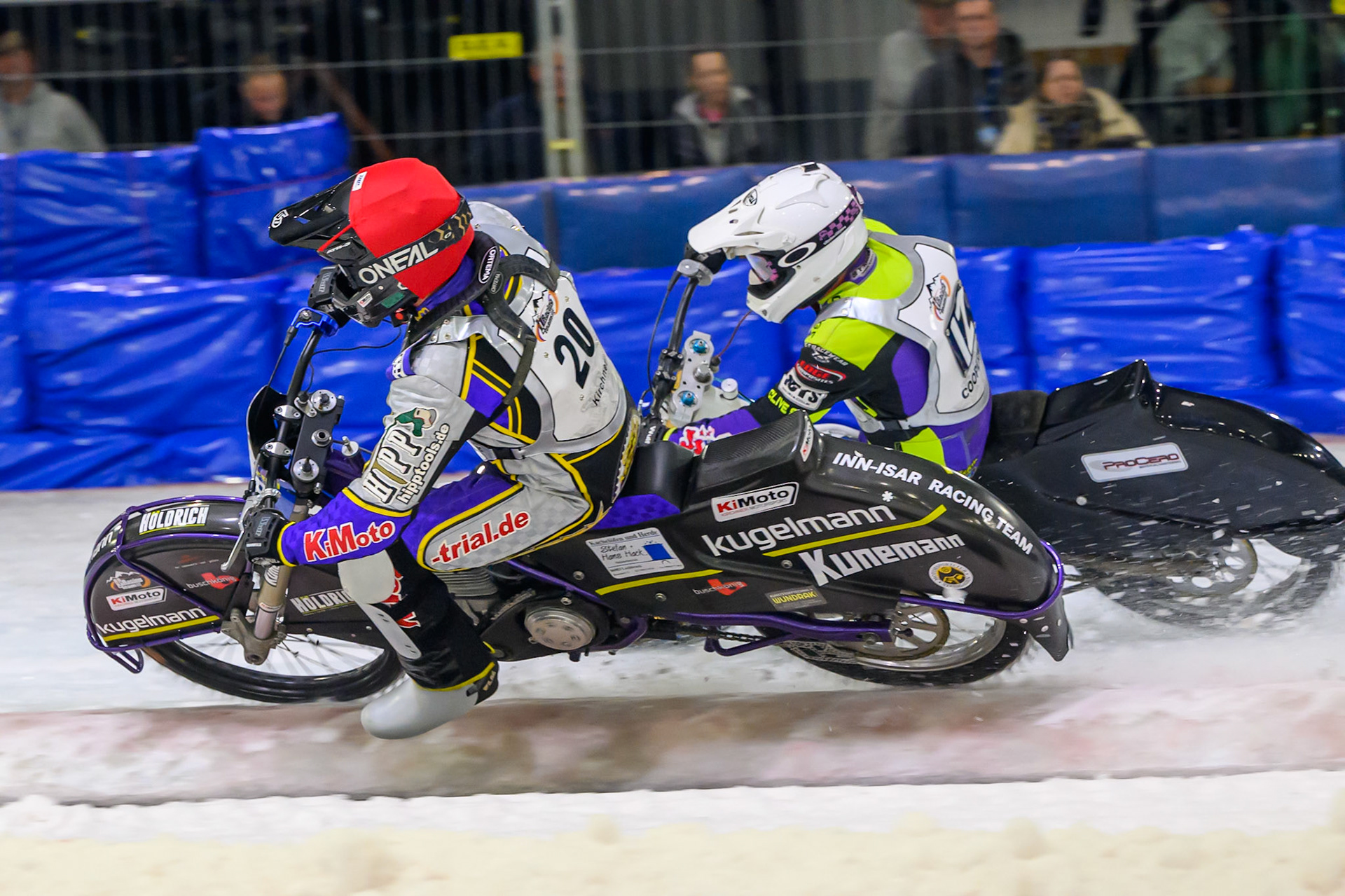 Christoph Kirchner of Germany in Red rides inside Paul Cooper of Great Britain  in White during the ROELOF THIJS BOKAAL at Ice Rink Thialf, Heerenveen on Friday 10th April 2026.  (Photo: Ian Charles | MI News)