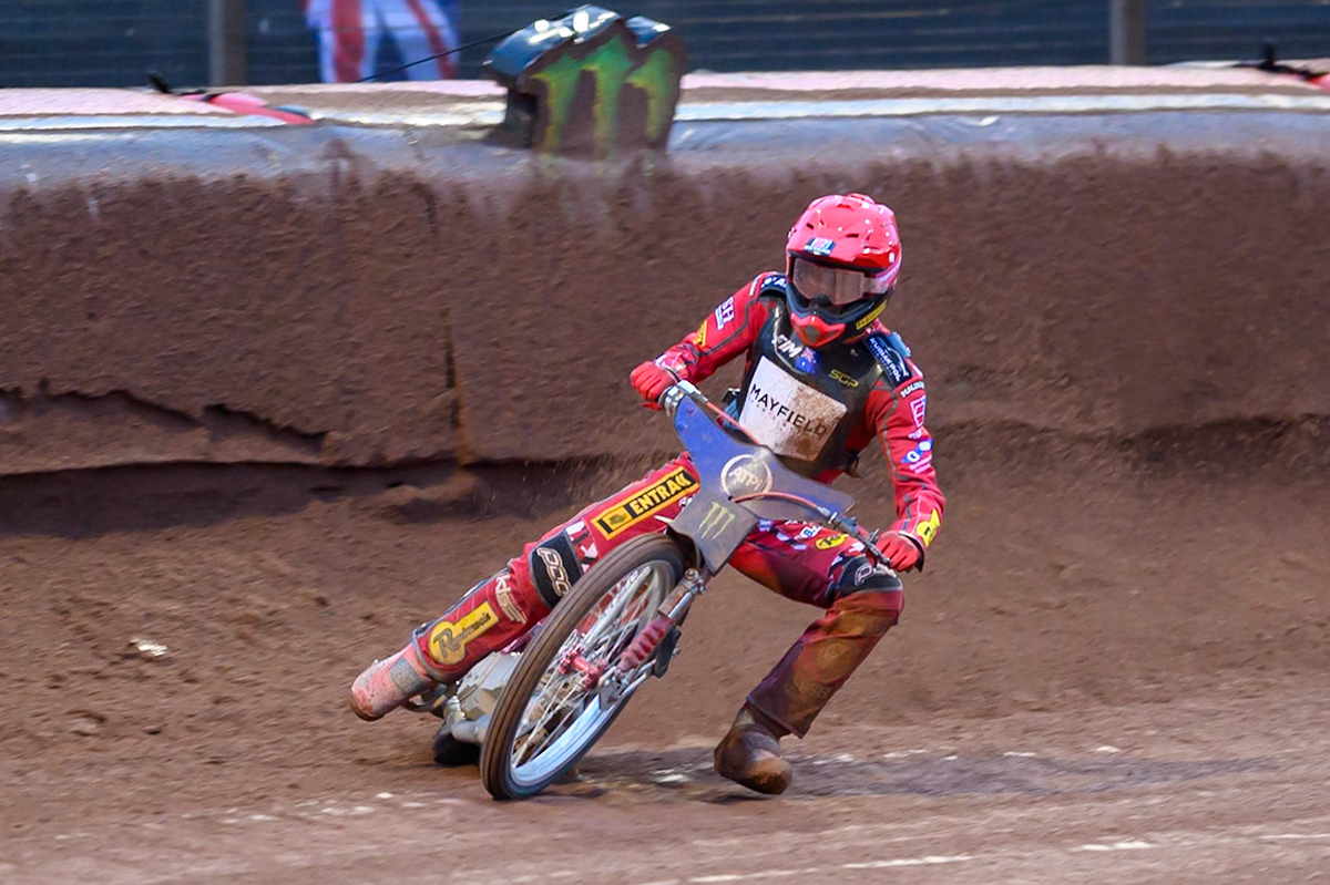 Max Fricke (46) of Australia leads the final during the ATPI  FIM Speedway GP of Manchester at the National Speedway Stadium, Manchester on Friday 5th June 2026. (Photo: Ian Charles | MI News)