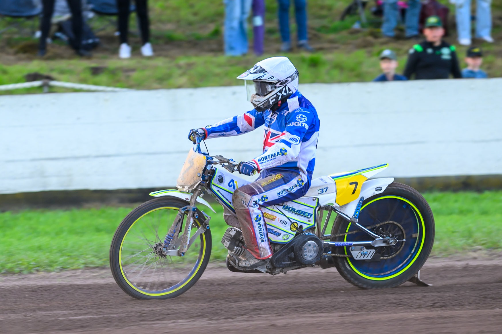 Chris Harris (7) of Great Britain  pulls up with engine trouble in the final gifting the win to Netherlands during the FIM Long Track of Nations 2026 at the Speed Centre Roden in the Netherlands on Sunday 20th September 2026. (Photo: Ian Charles | MI News)
